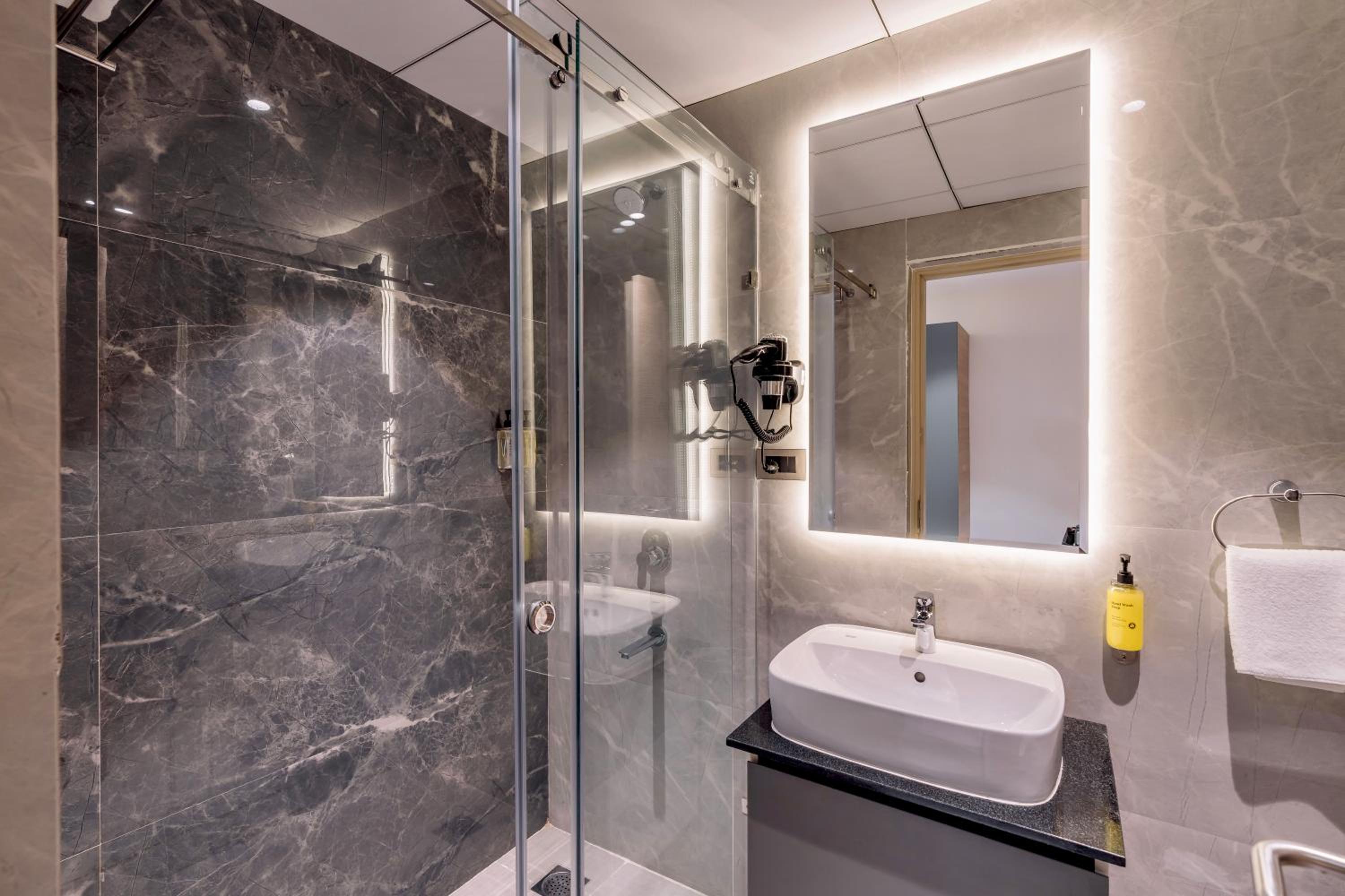 One-Bedroom Suite  - Photo 4