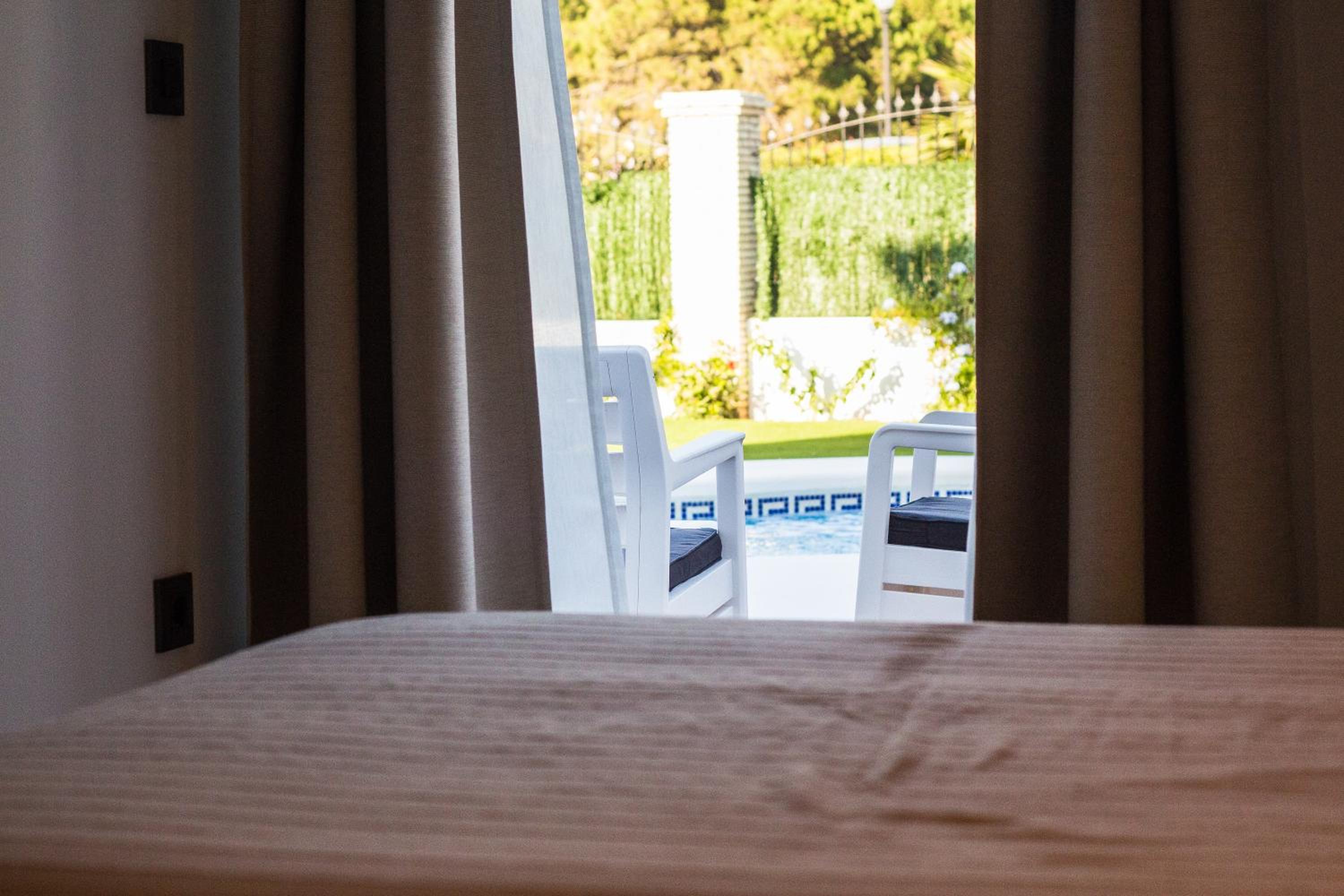 Single Room with Pool View photo 2