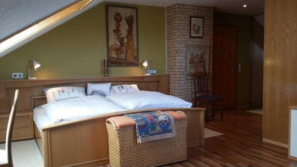One-Bedroom Apartment with Balcony photo 3