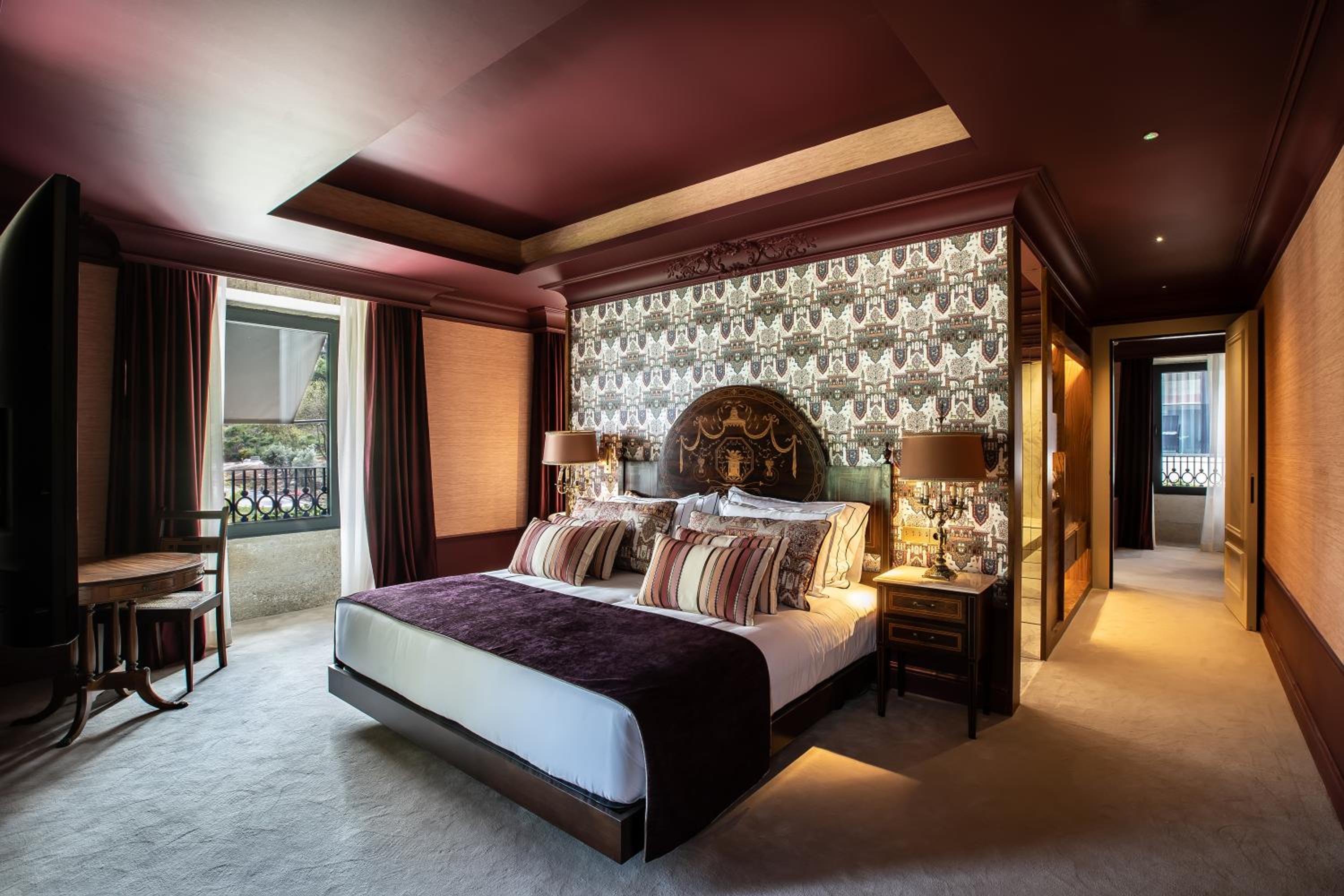Signature Suite - Photo 11