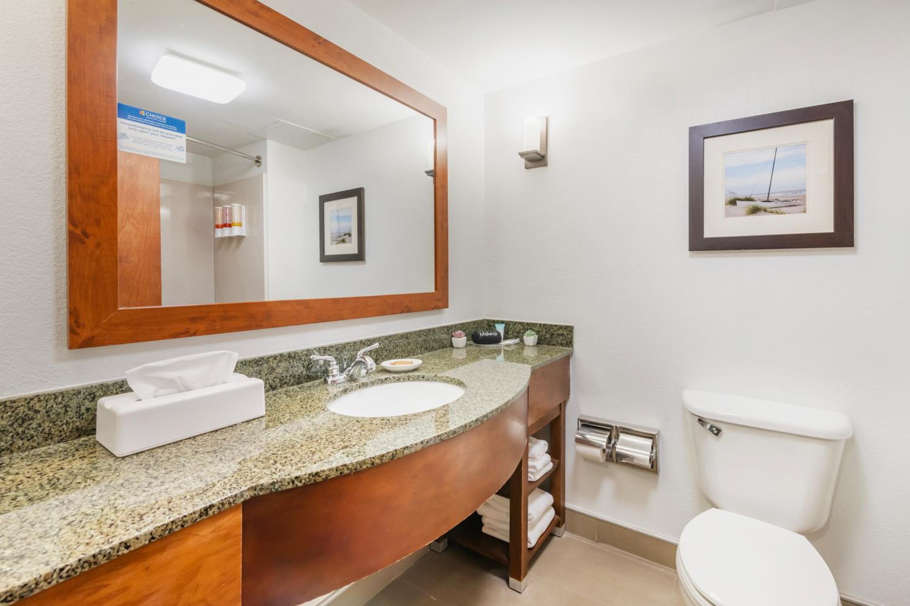 King Suite - Photo 13