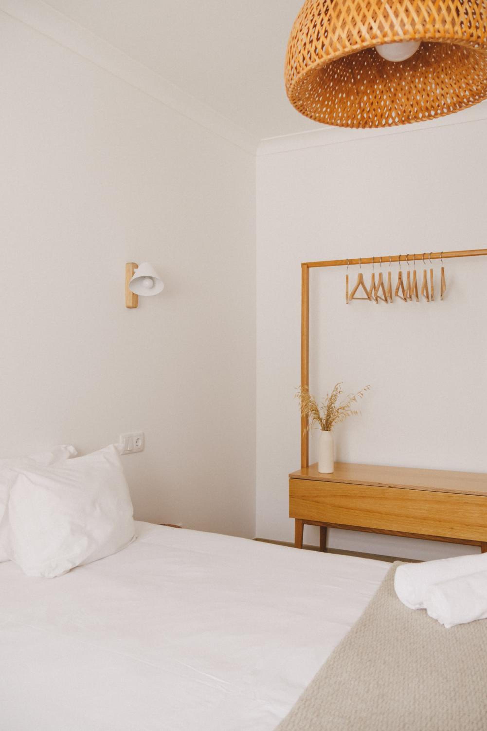 Double Room with Balcony - Photo 3