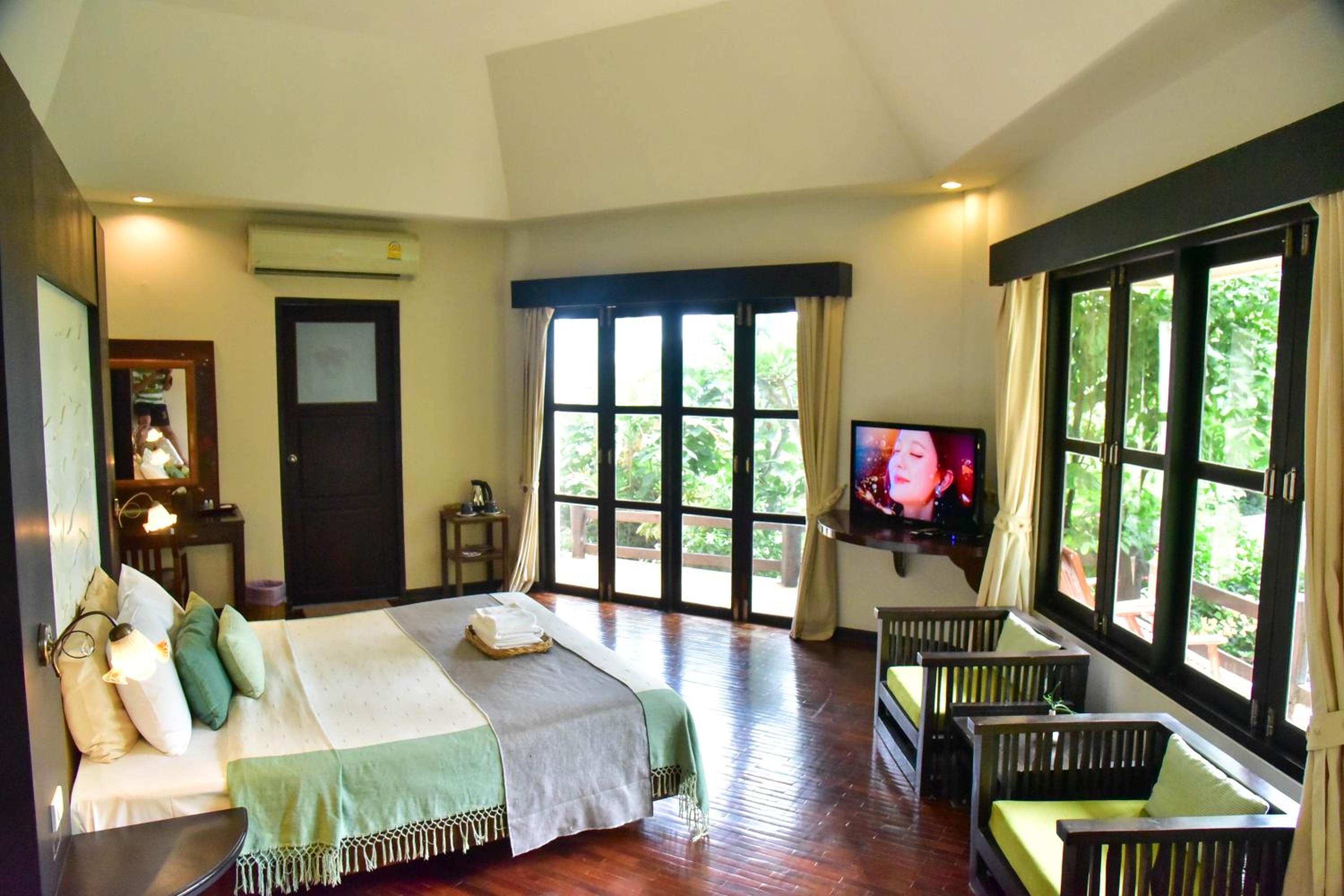 Villa with Garden View - Photo 17