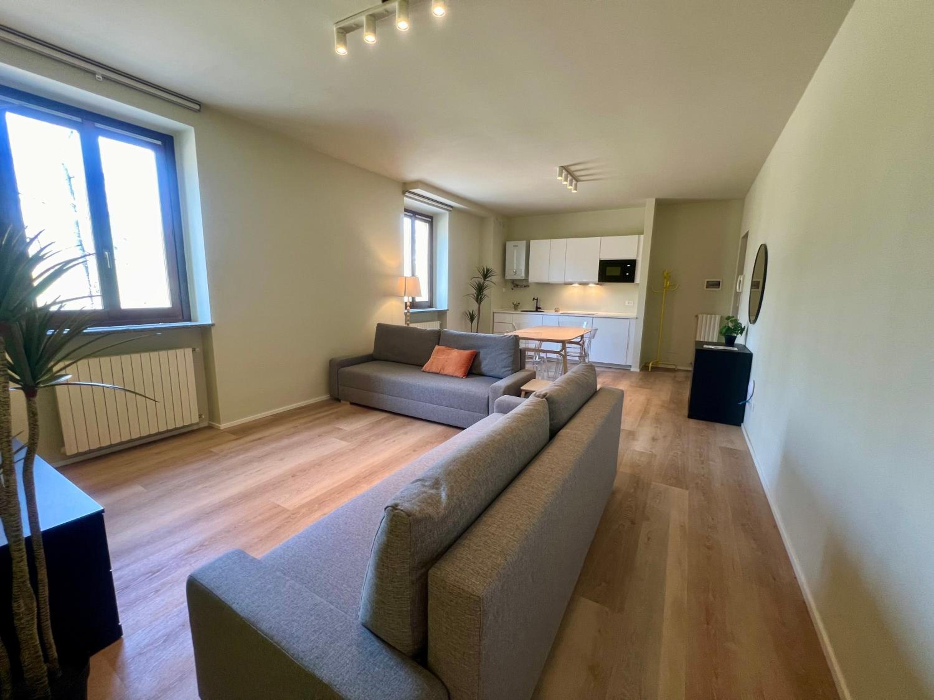 One-Bedroom Apartment photo 1