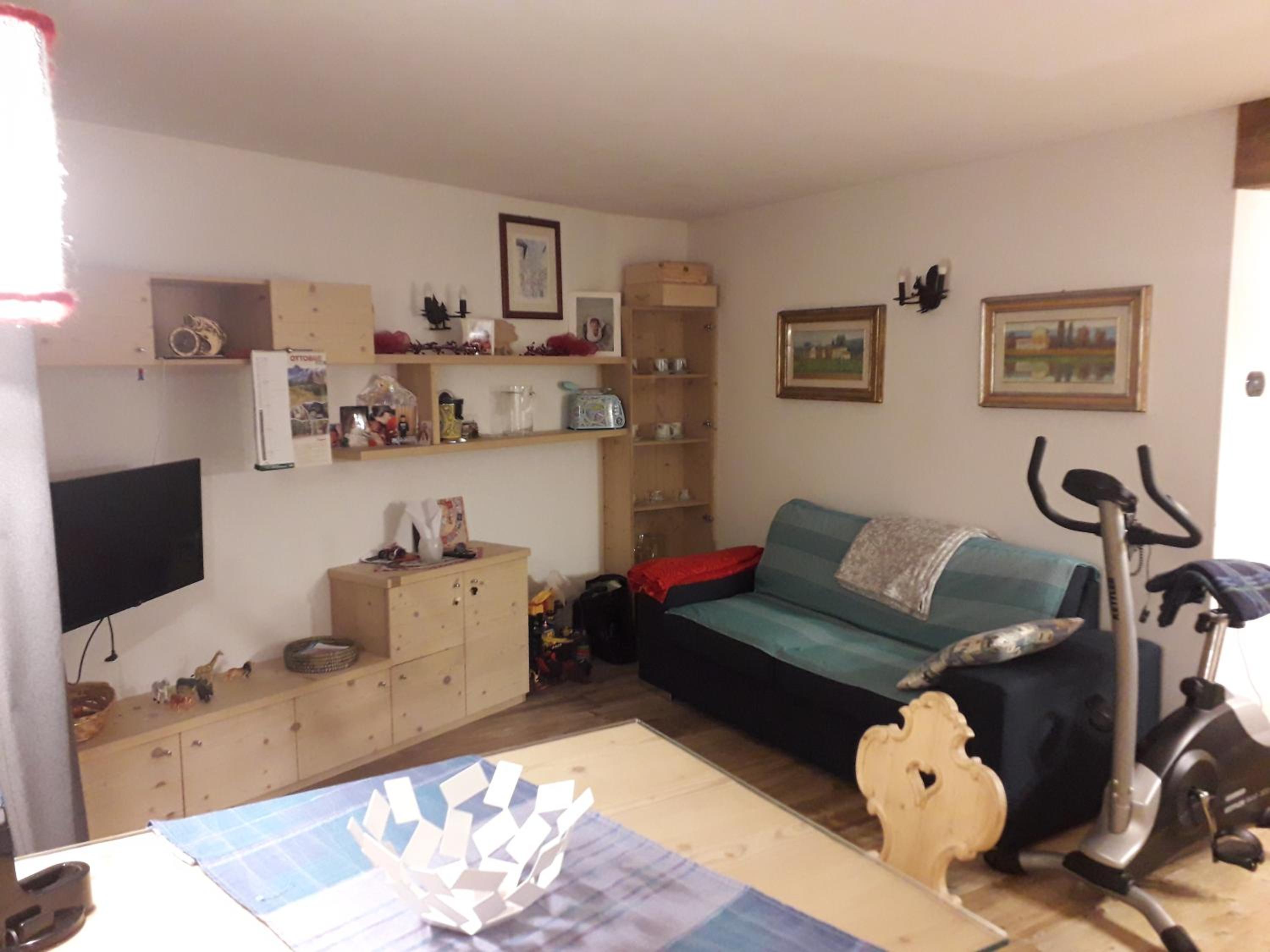 One-Bedroom Apartment photo 2