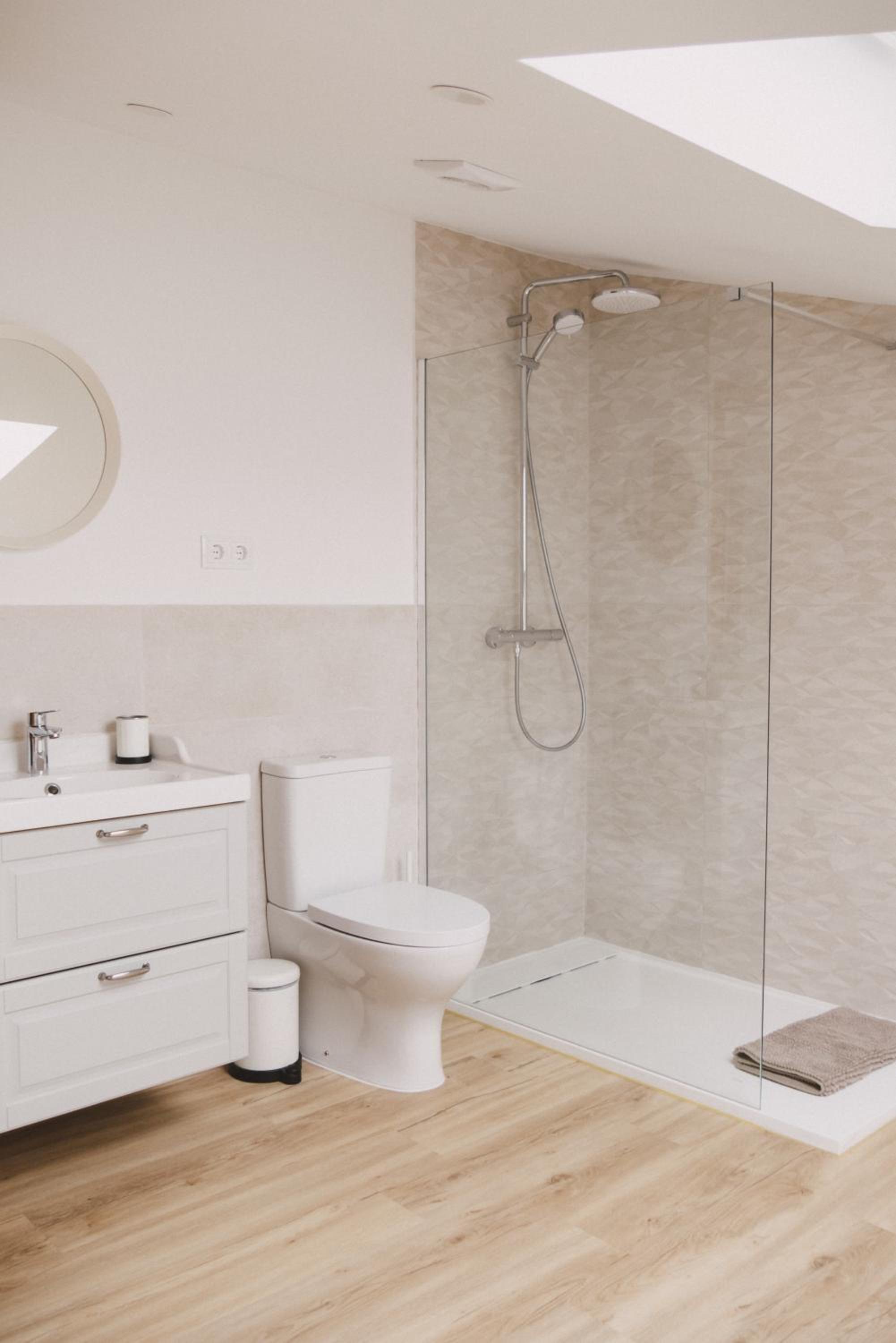 Double Room with Balcony - Photo 7