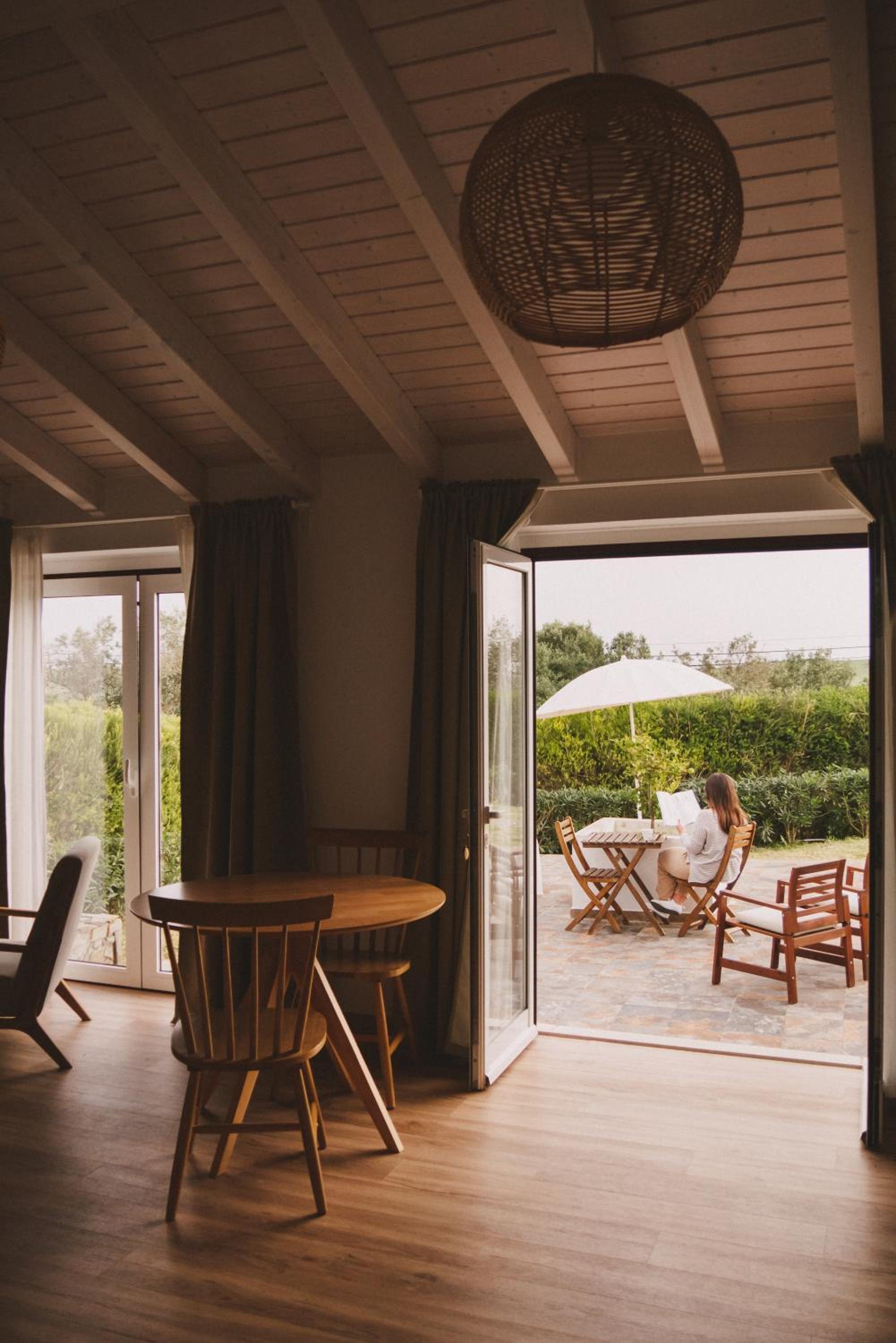 Studio with Balcony - Photo 8