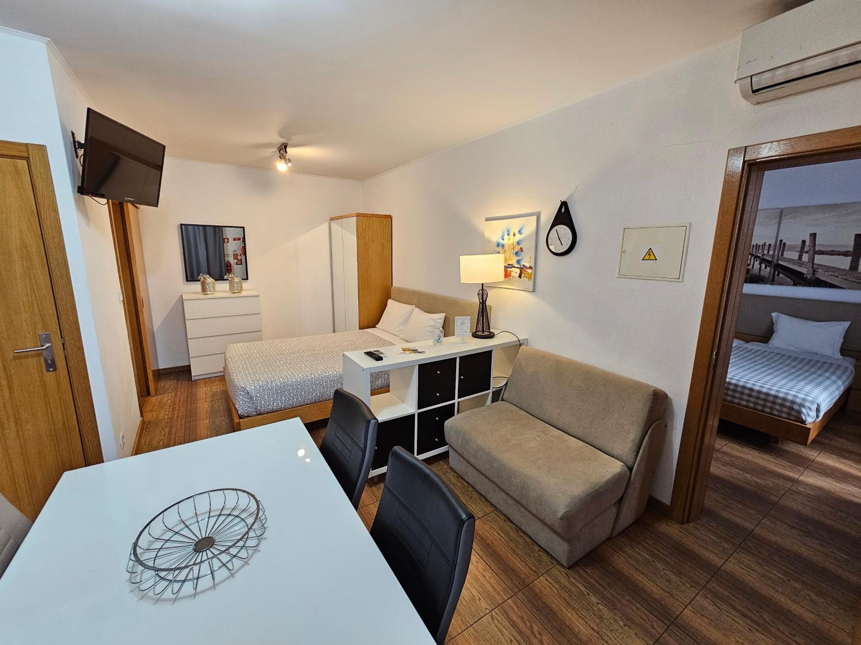 Studio Apartment - Ground Floor - Photo 7