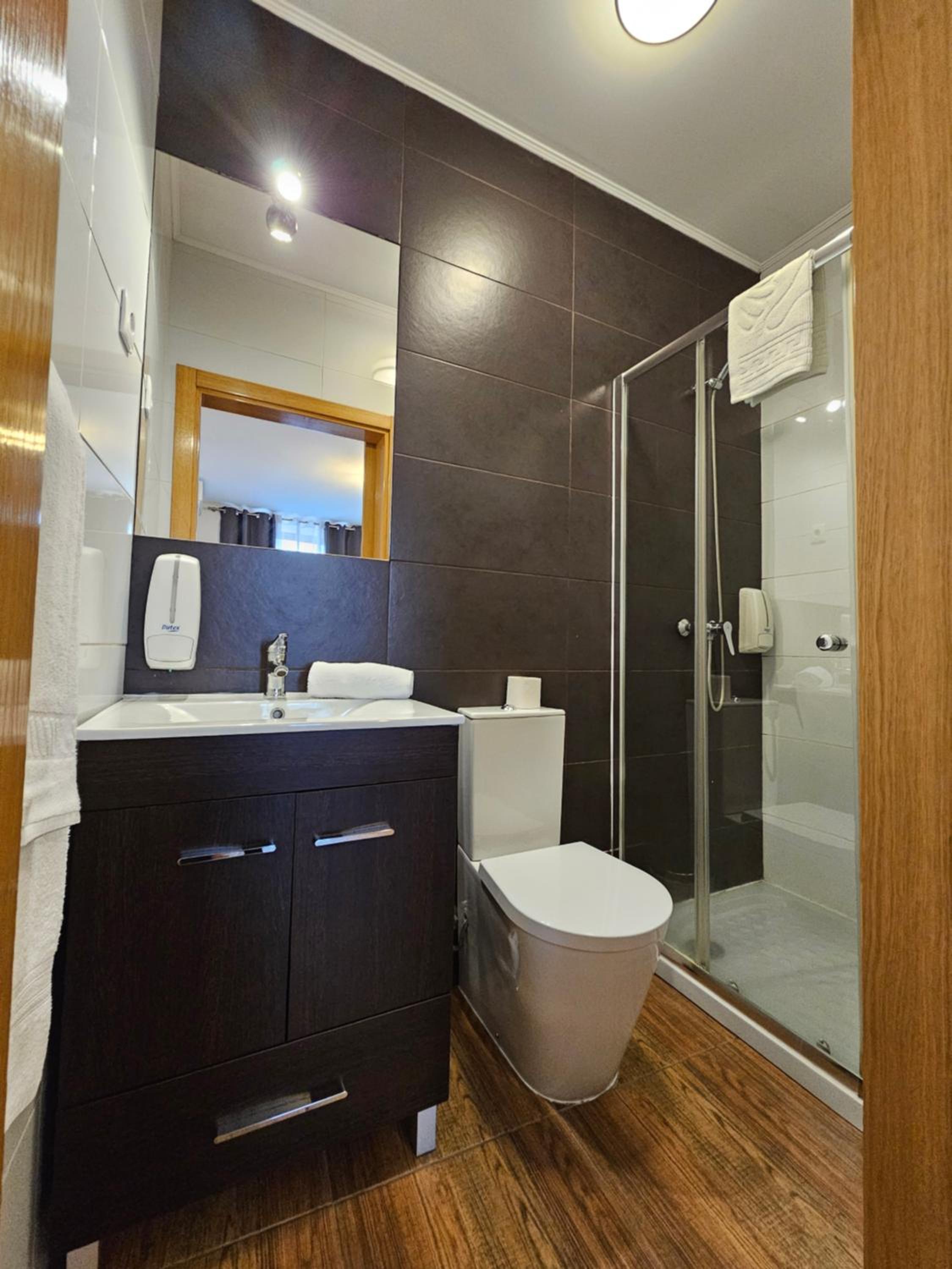 Studio Apartment - Ground Floor - Photo 2
