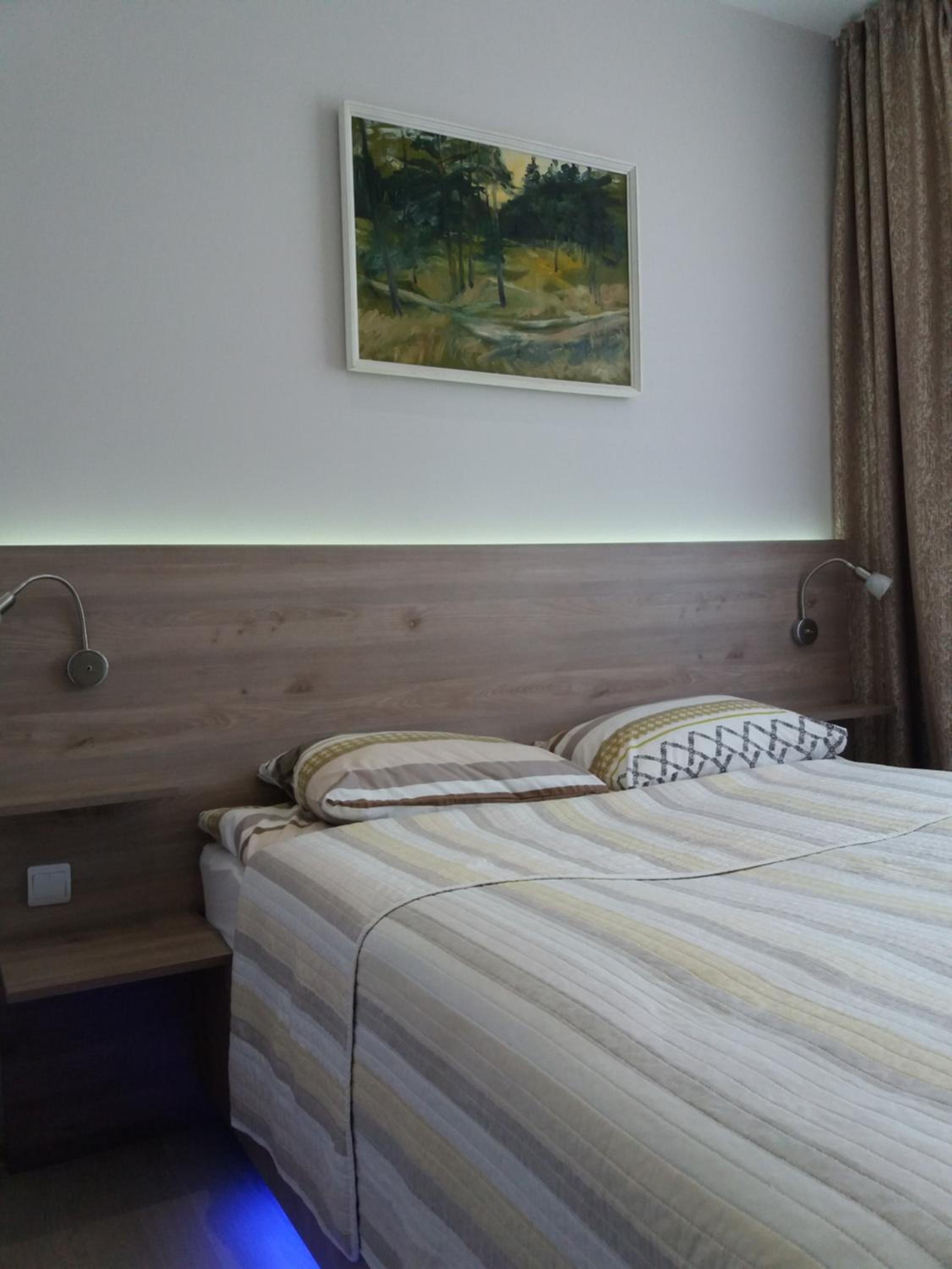One-Bedroom Apartment - Photo 3