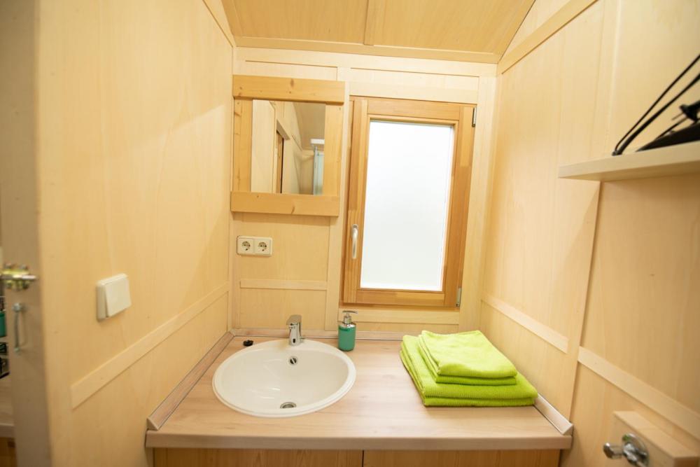 Mobile Home photo 3