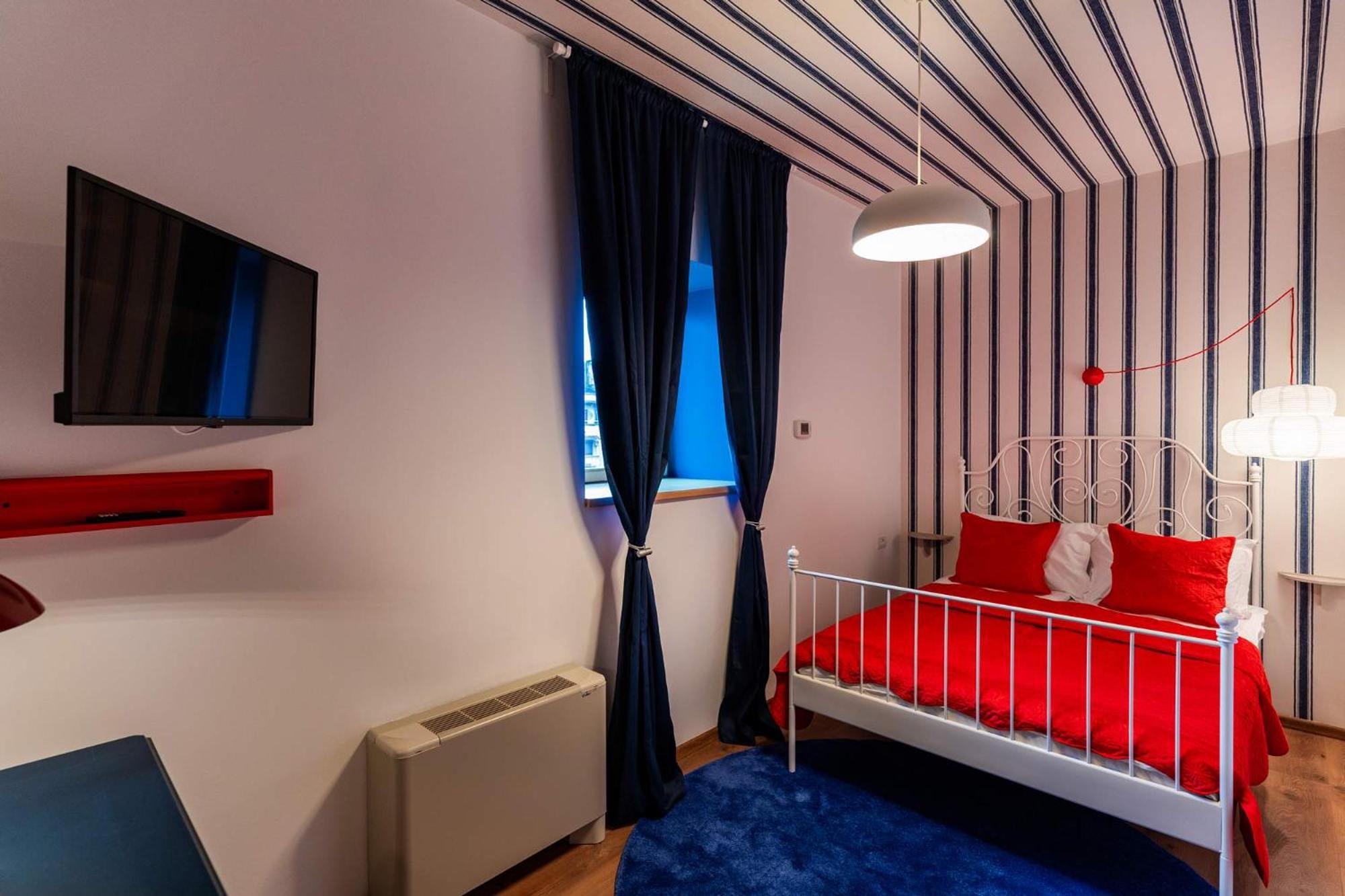 Two-Bedroom Apartment with Living  - Photo 41