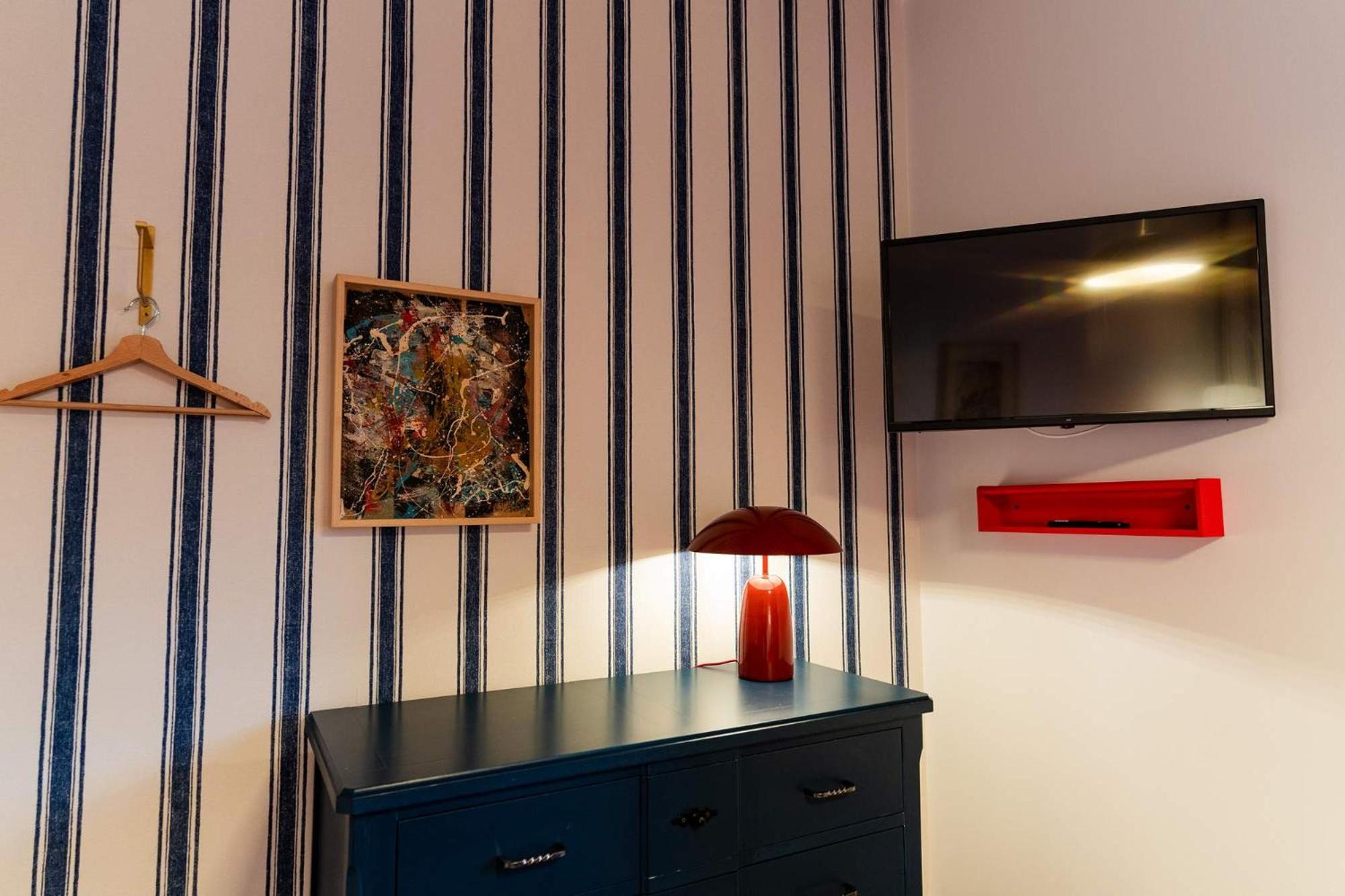 Two-Bedroom Apartment with Living  - Photo 38