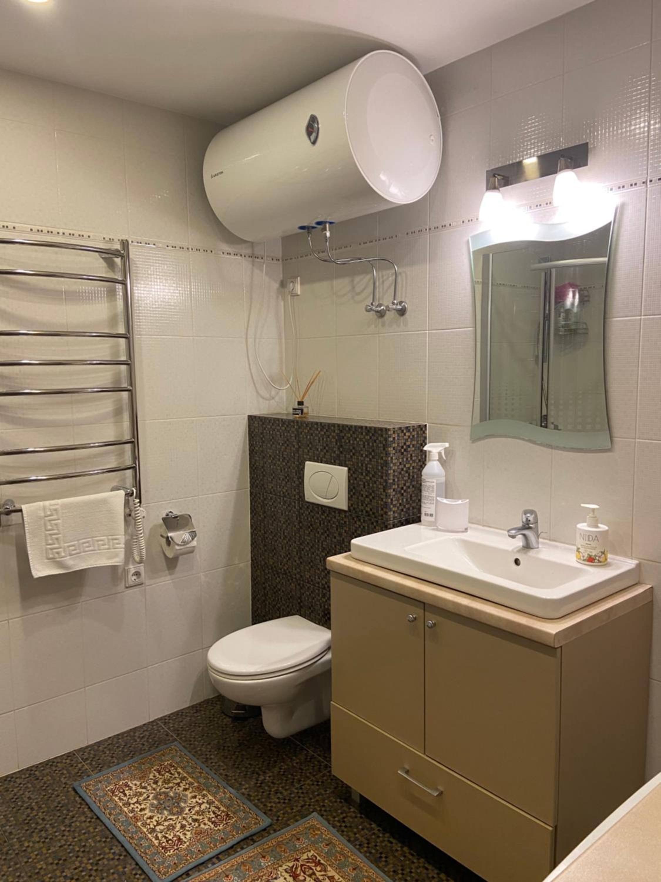 One-Bedroom Apartment - Photo 9