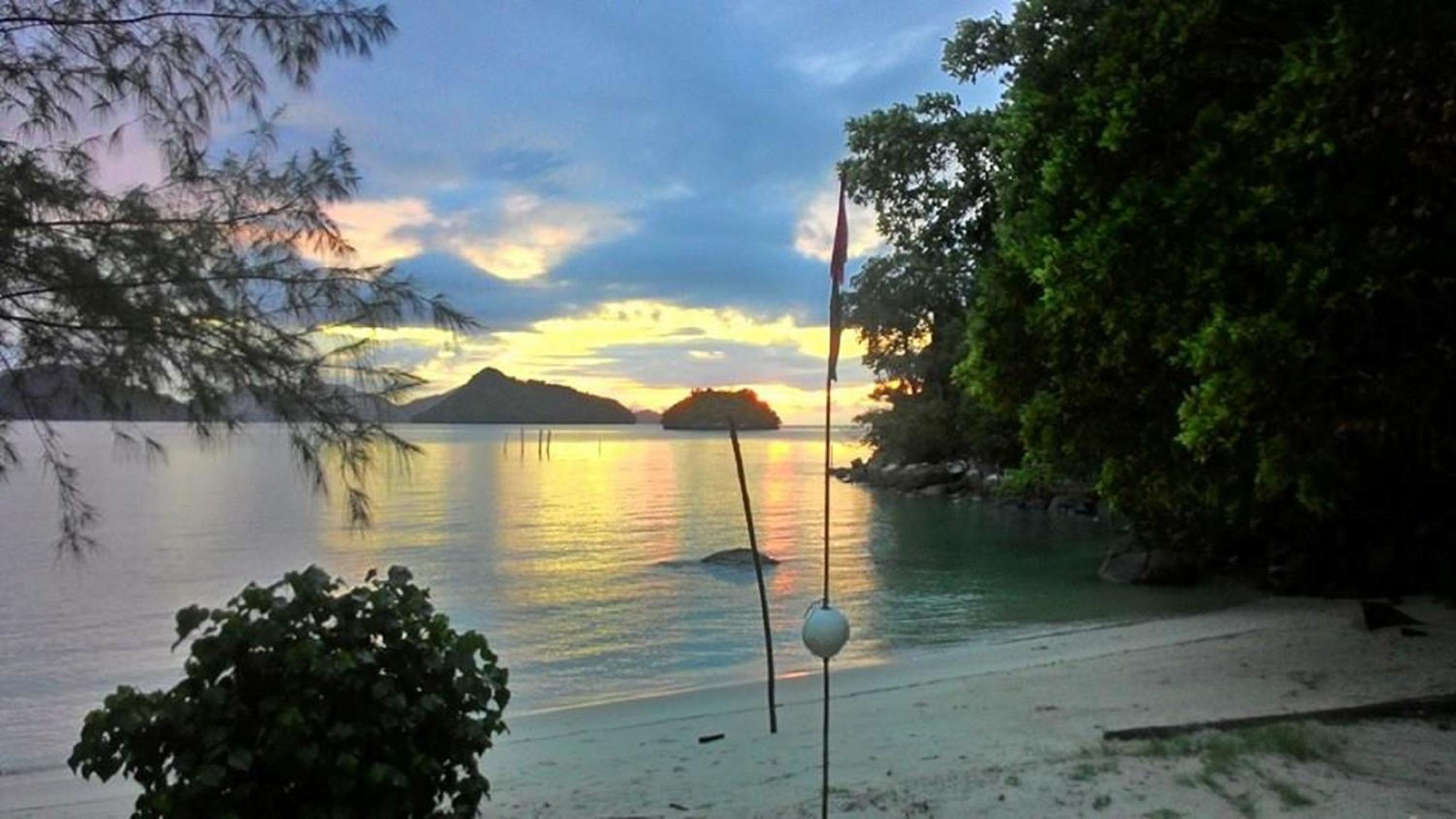 Private Bungalow on Wild Pasir Panjang Beach (sleeps 4 max) photo 1