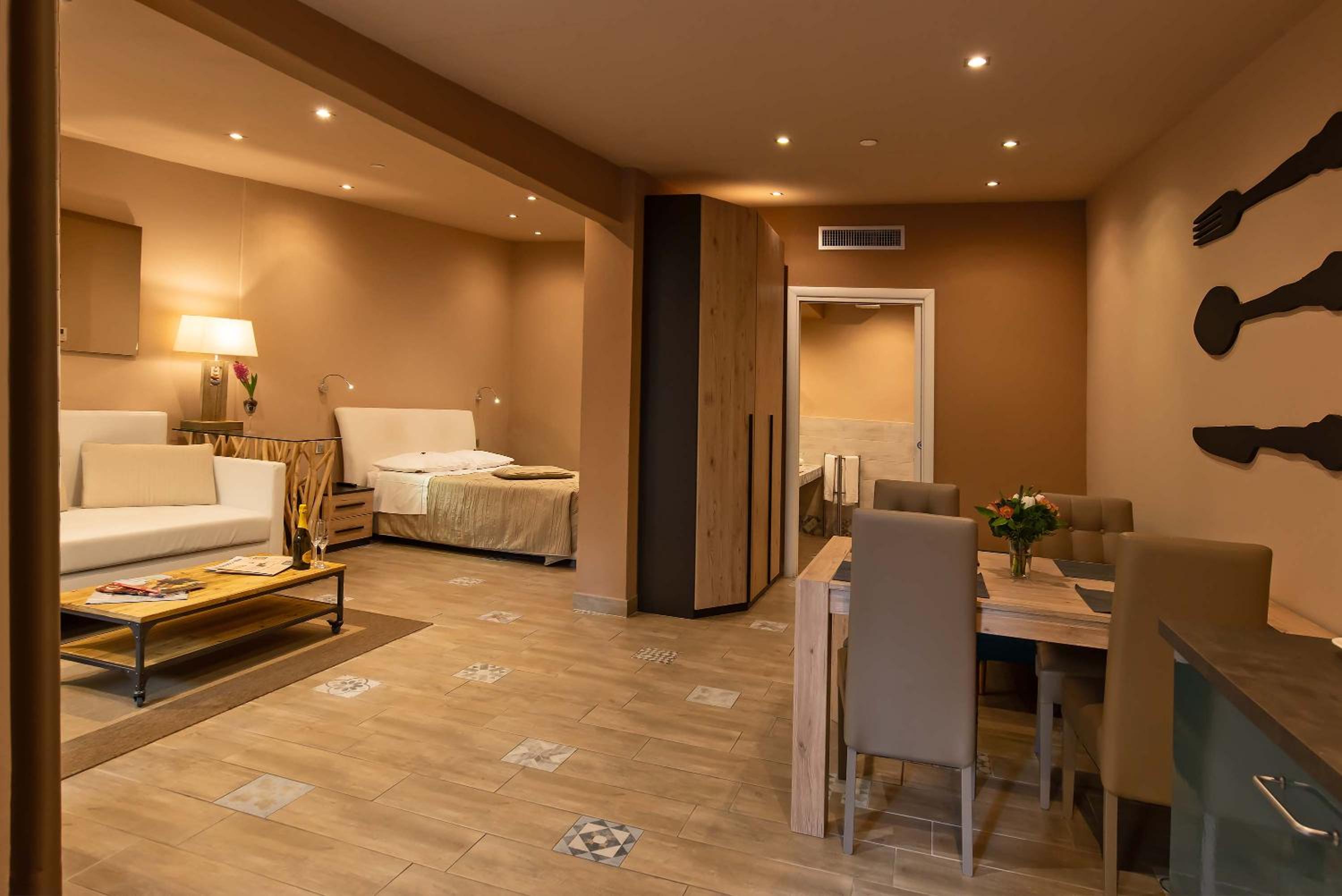 Deluxe Apartment