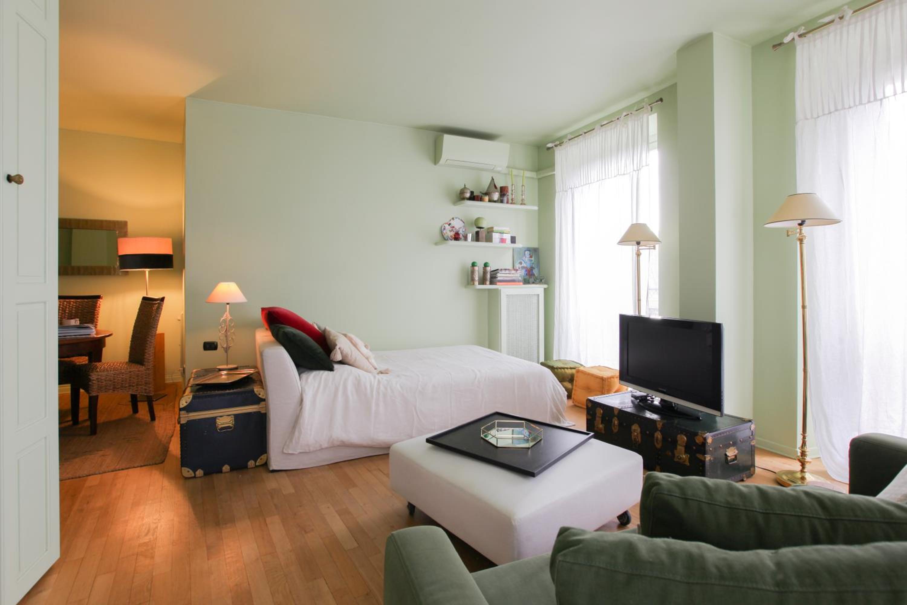 Studio Apartment