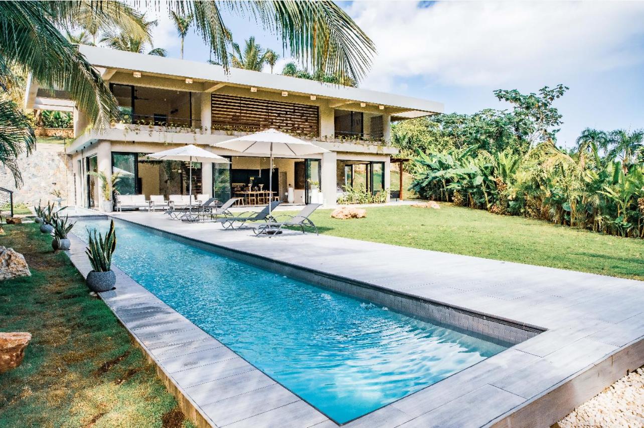 Villa photo 2
