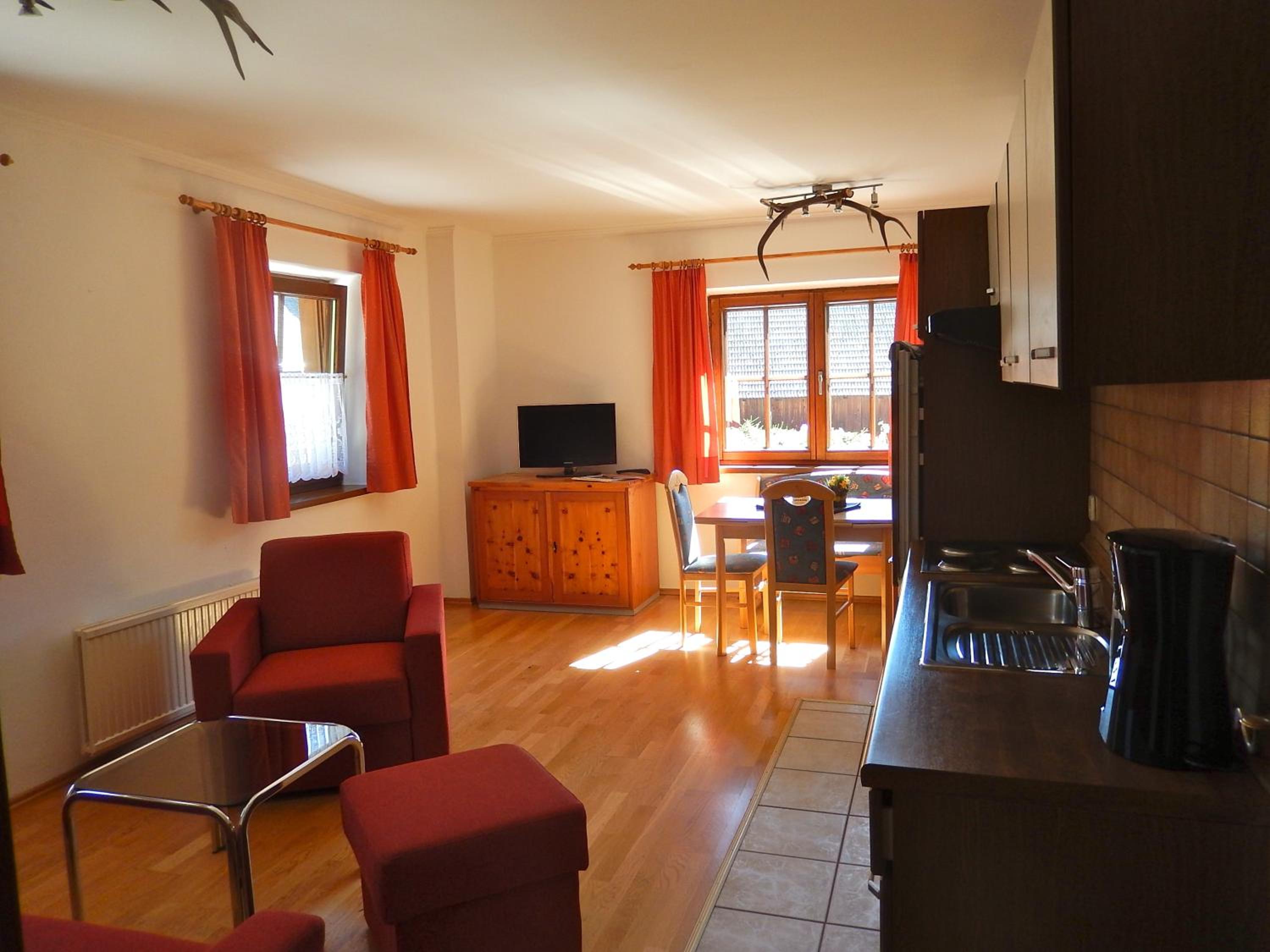 One-Bedroom Apartment photo 1
