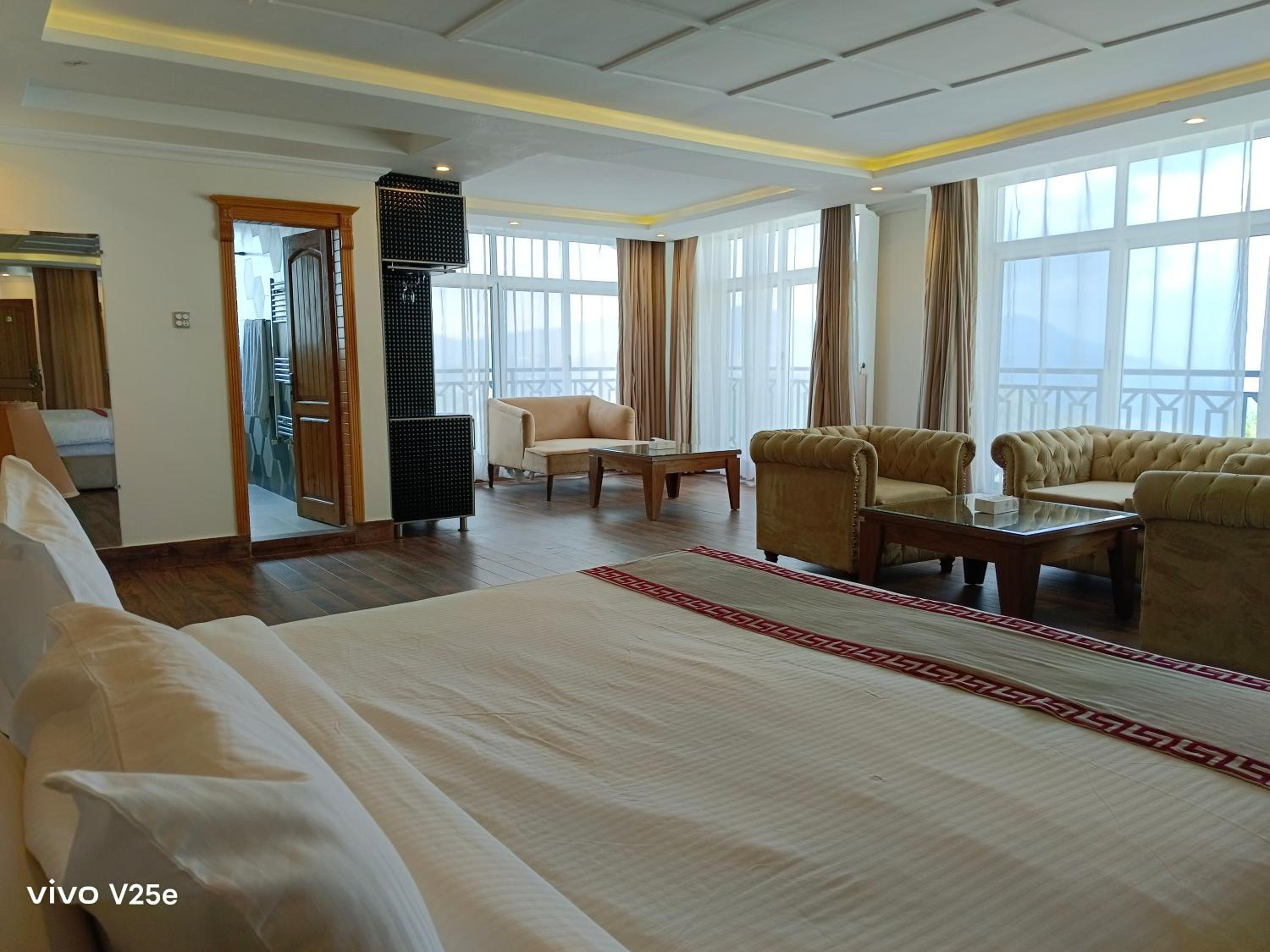 Queen Room With Balcony photo 3
