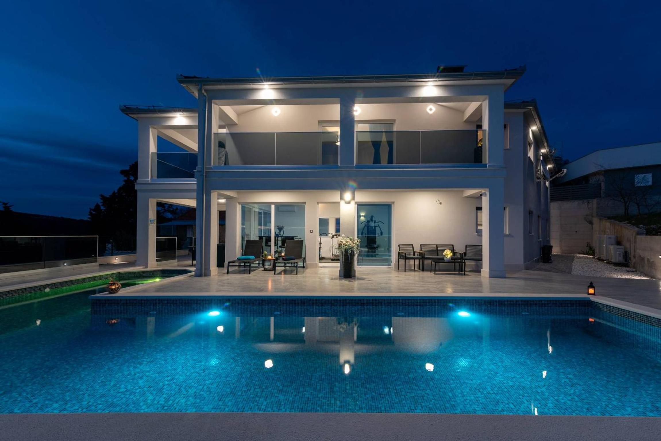 Villa photo 2