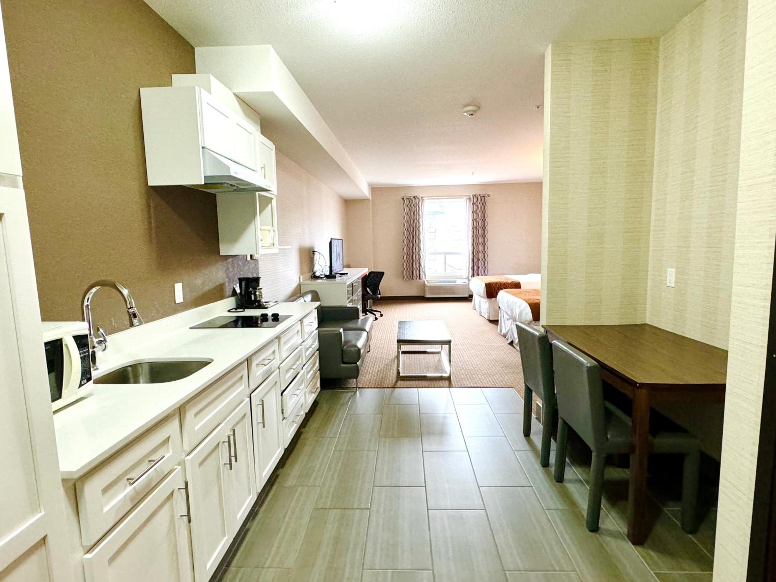 Queen Suite photo 1