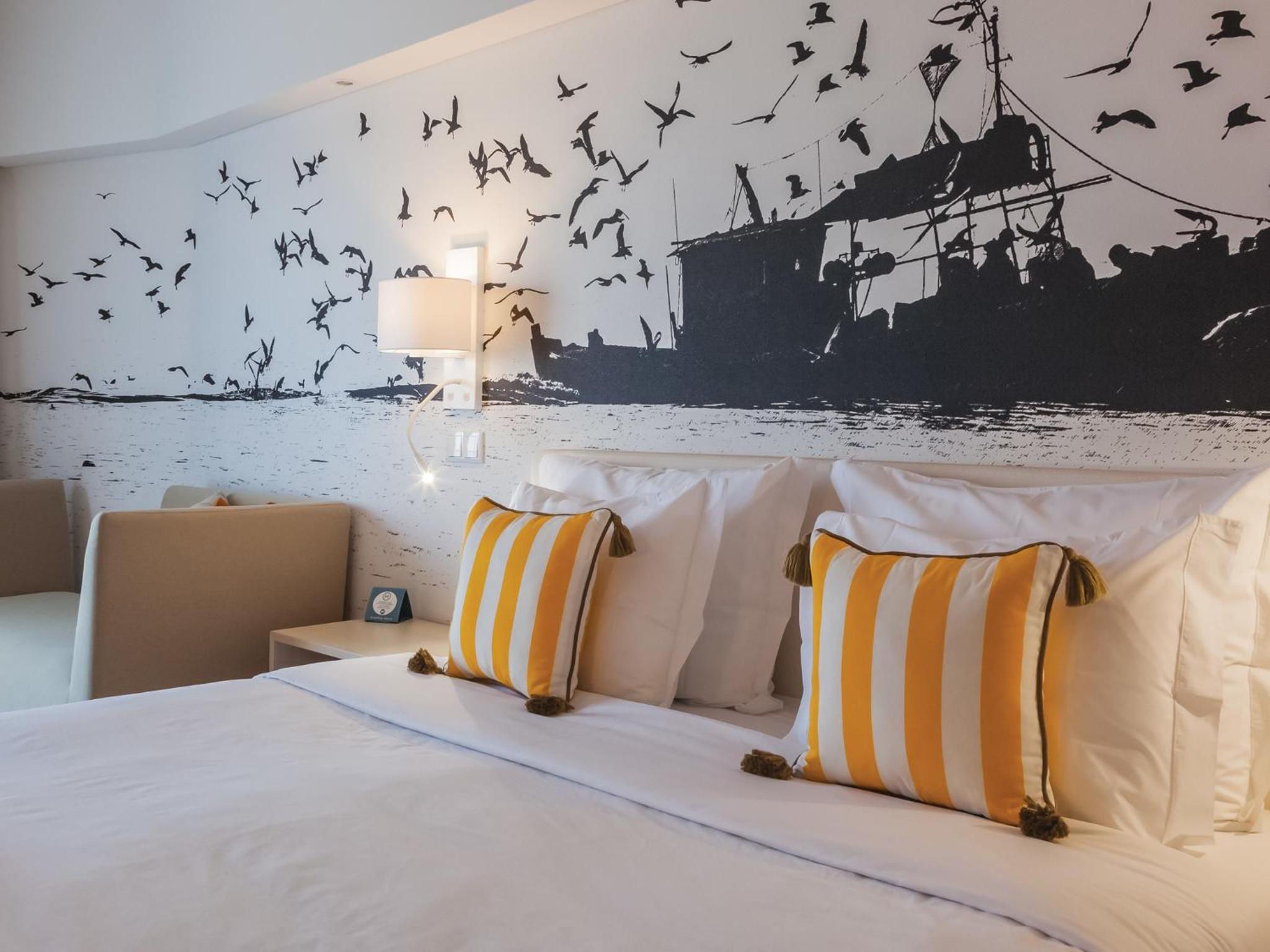 Standard Double Room - Photo 11