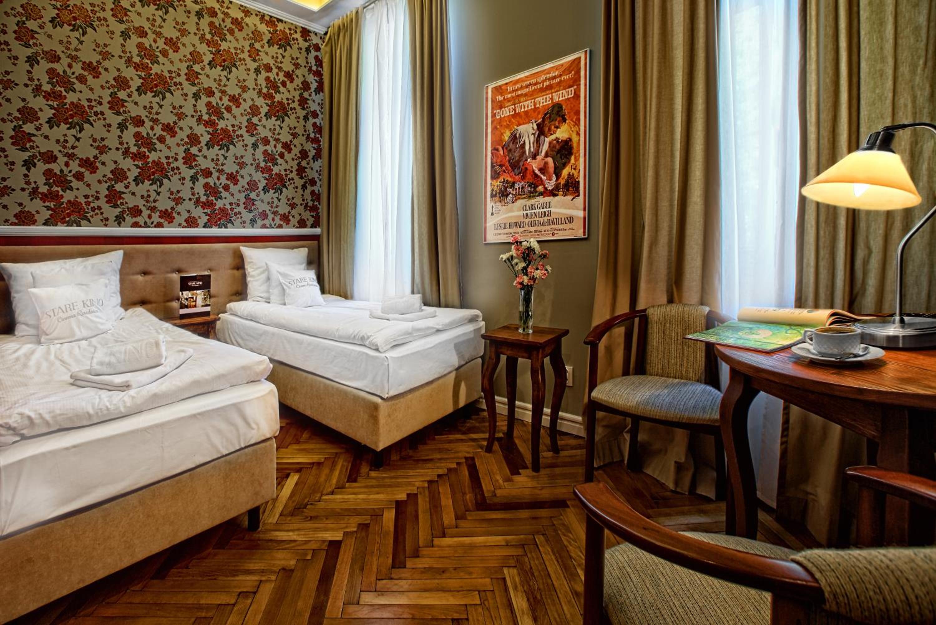 Apartment with Twin Beds photo 2