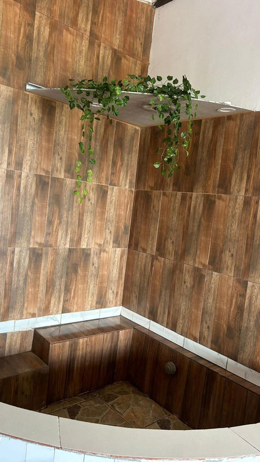 Suite with Hot Tub - Photo 2