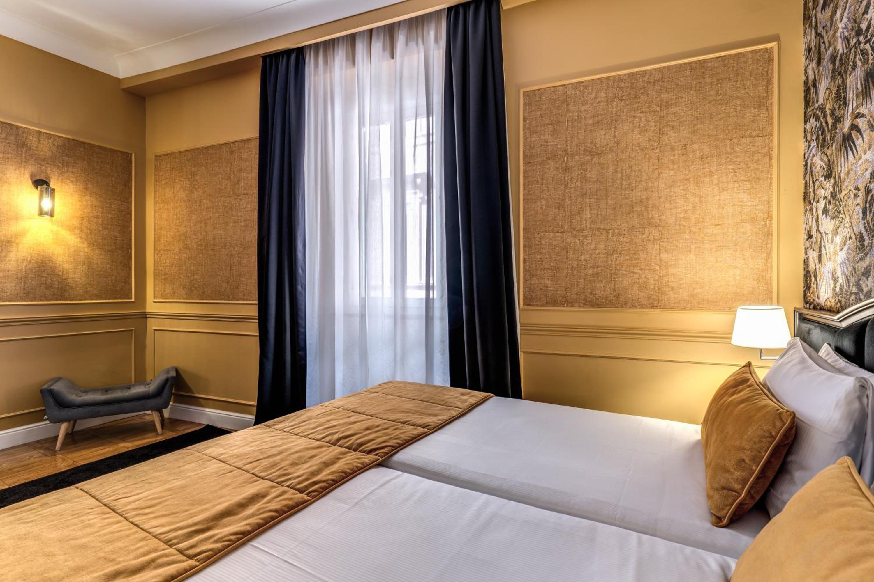 Superior Deluxe Double or Twin Room  photo 3