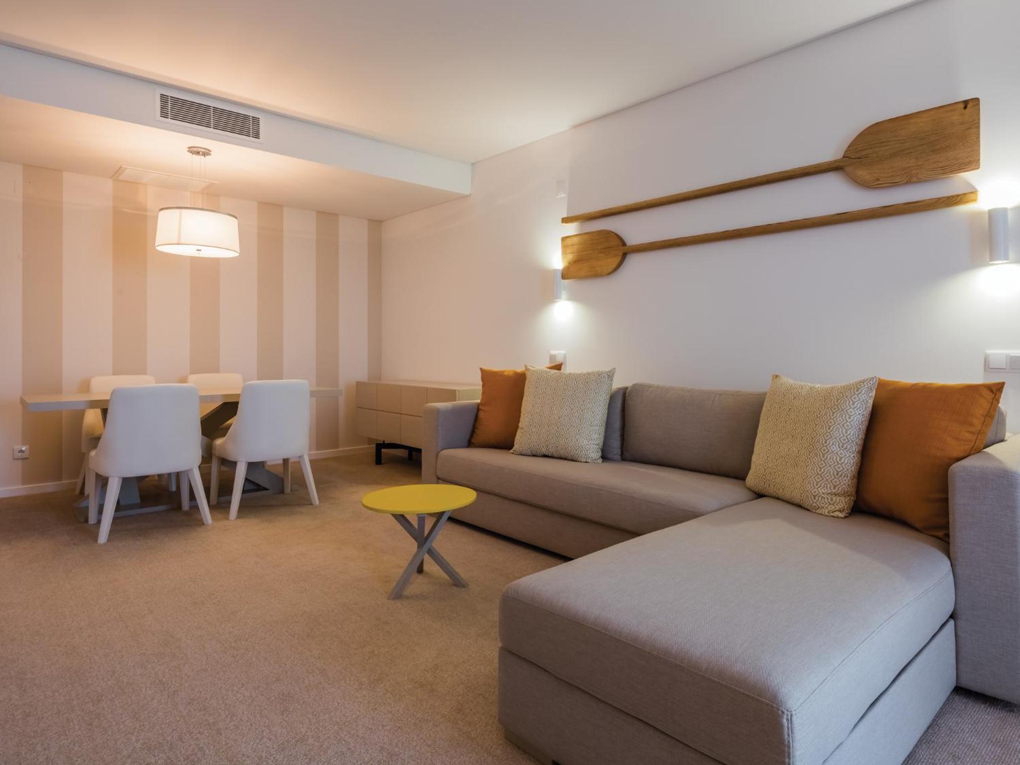 Suite - Photo 10