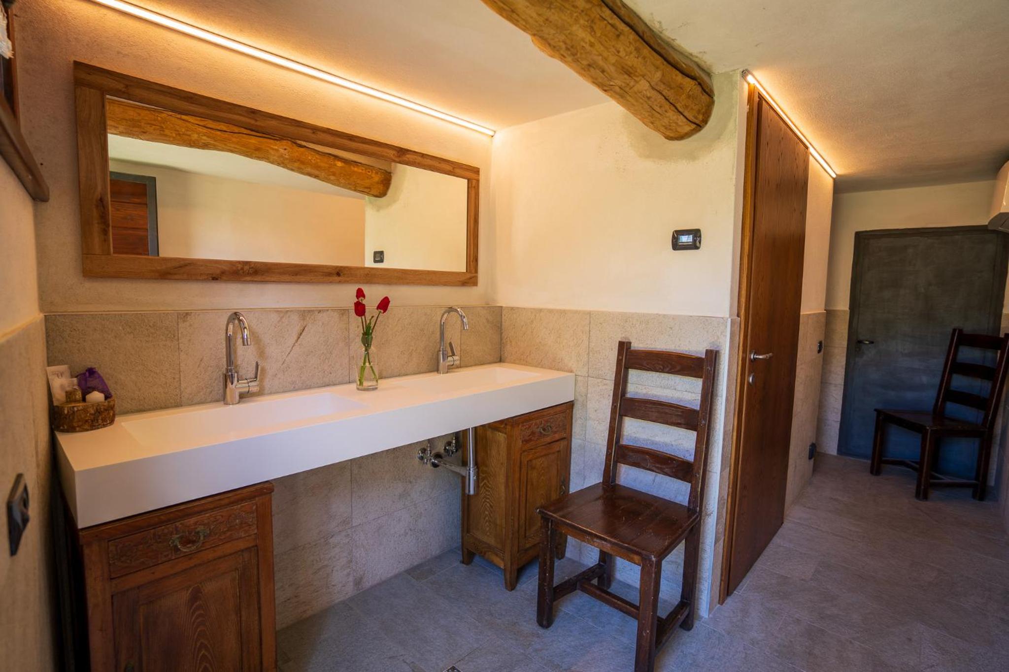 Mobile Home - Photo 4