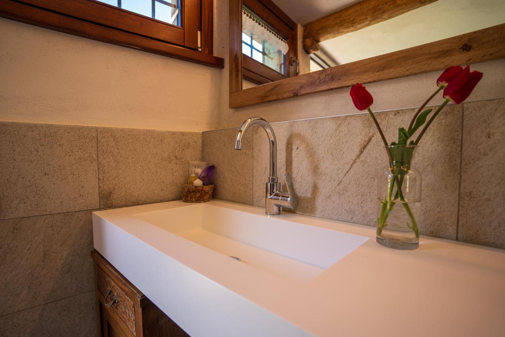 Mobile Home - Photo 2