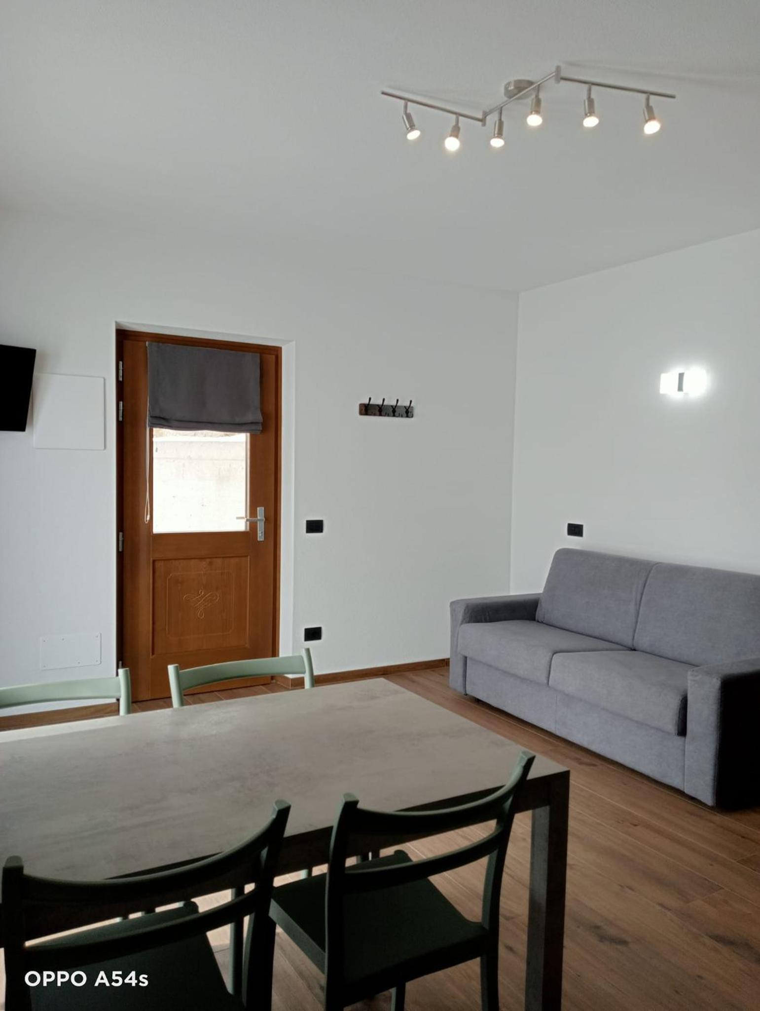 One-Bedroom Apartment with Garden View
