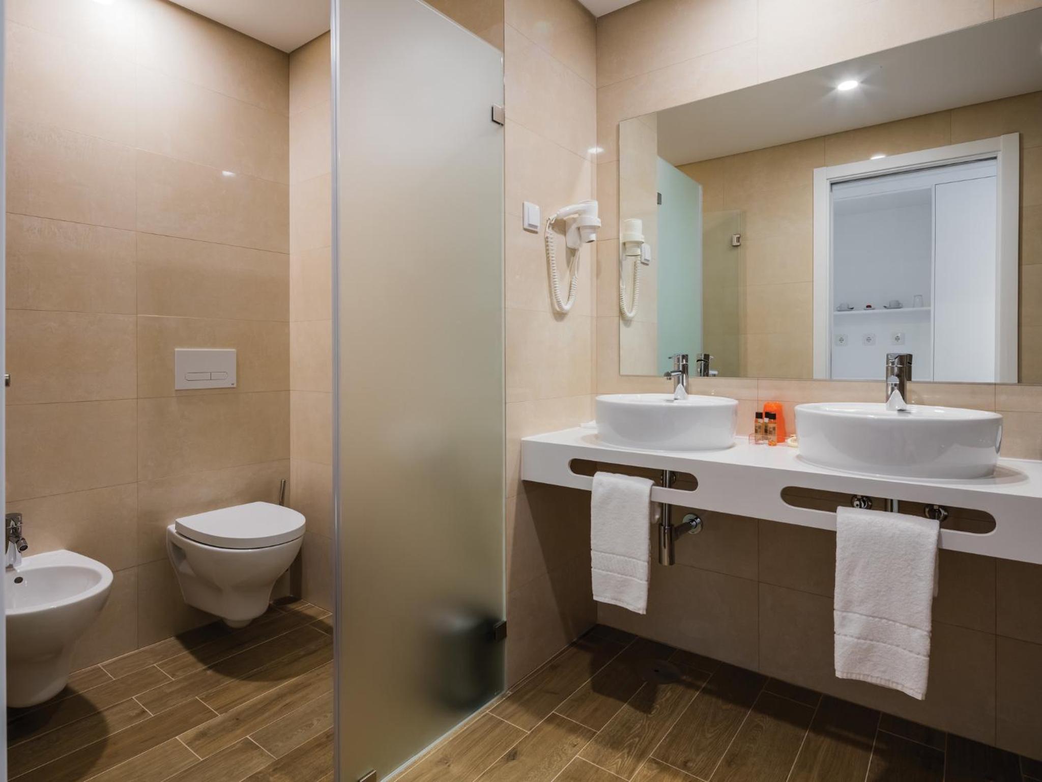 Standard Double Room - Photo 14