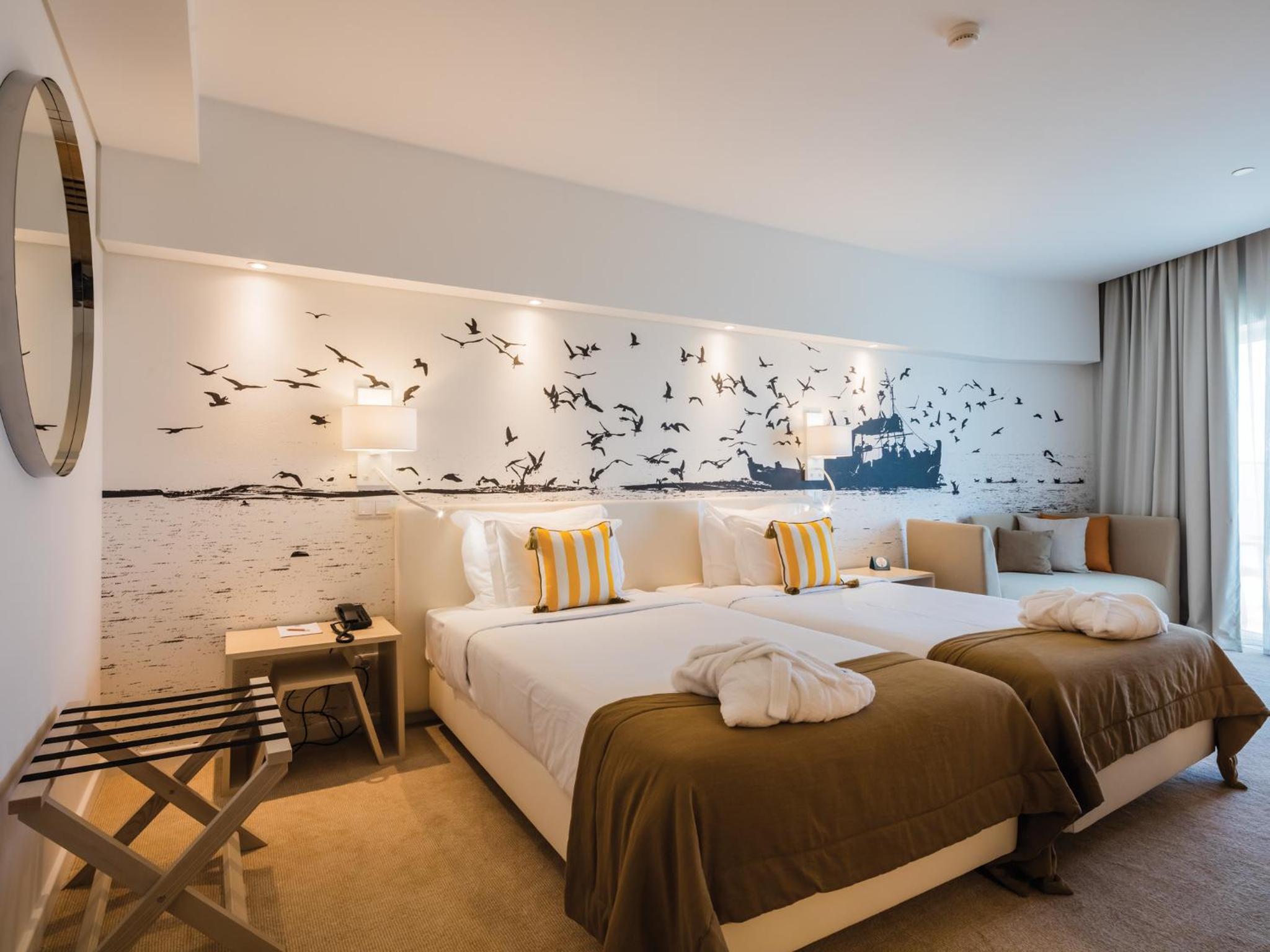 Standard Twin Room - Photo 1