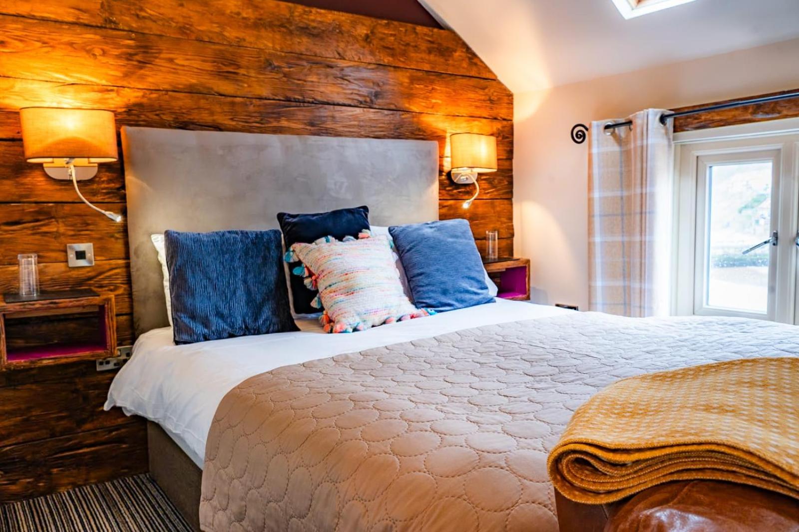 Penthouse Mini-Suite 2