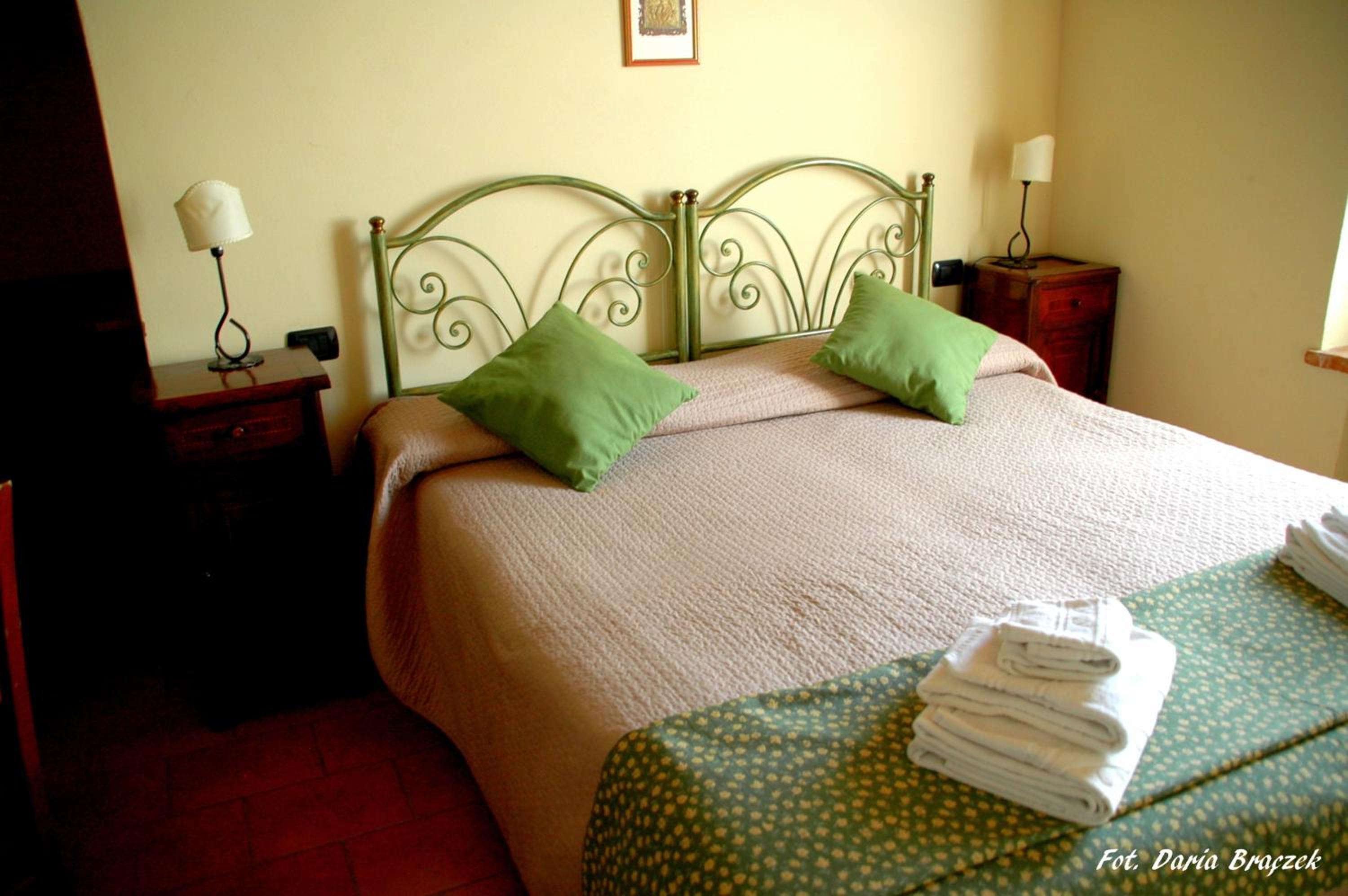 Four-Bedroom House - Separate Building