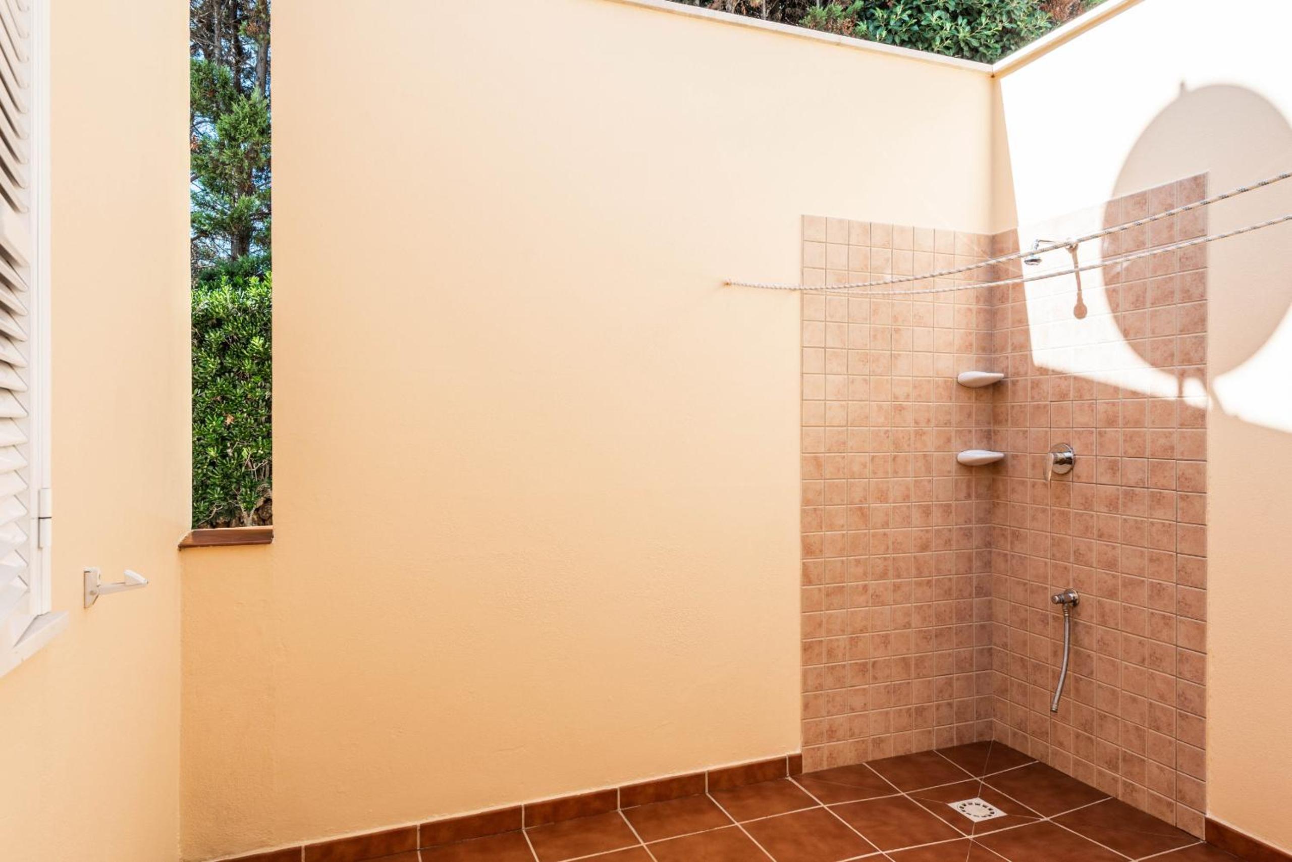 Villa photo 2