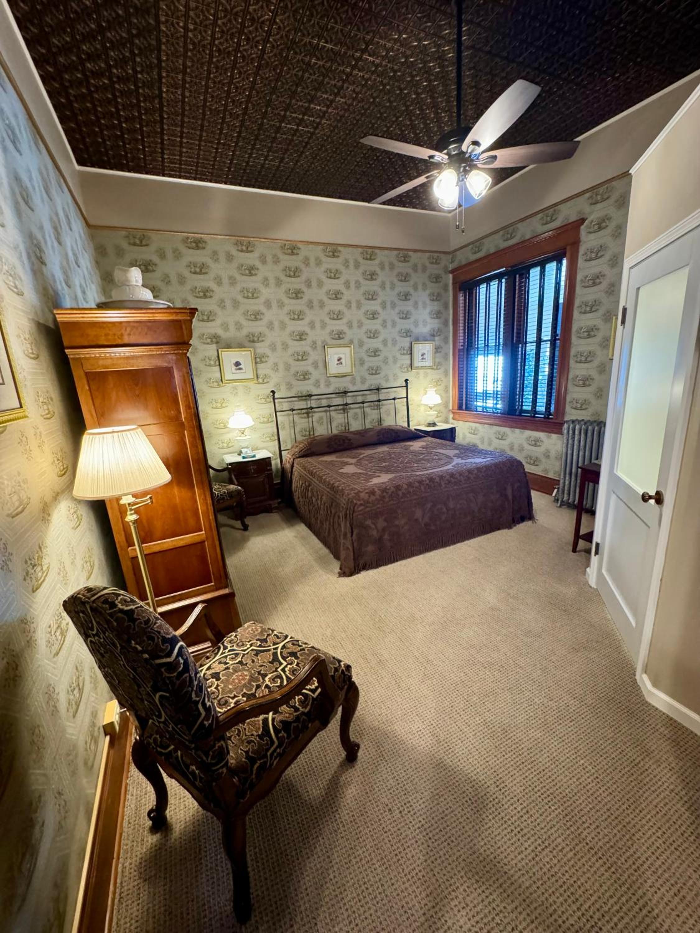 Recovery, 1 King Bed (Second Floor - No Elevator) photo 1