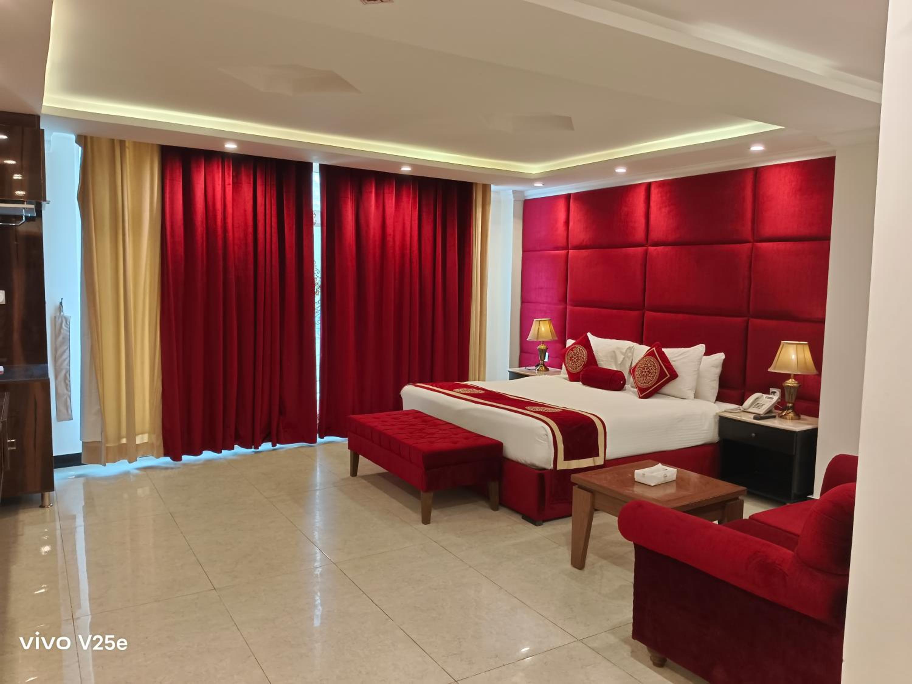 Deluxe Double Room With Balcony photo 2