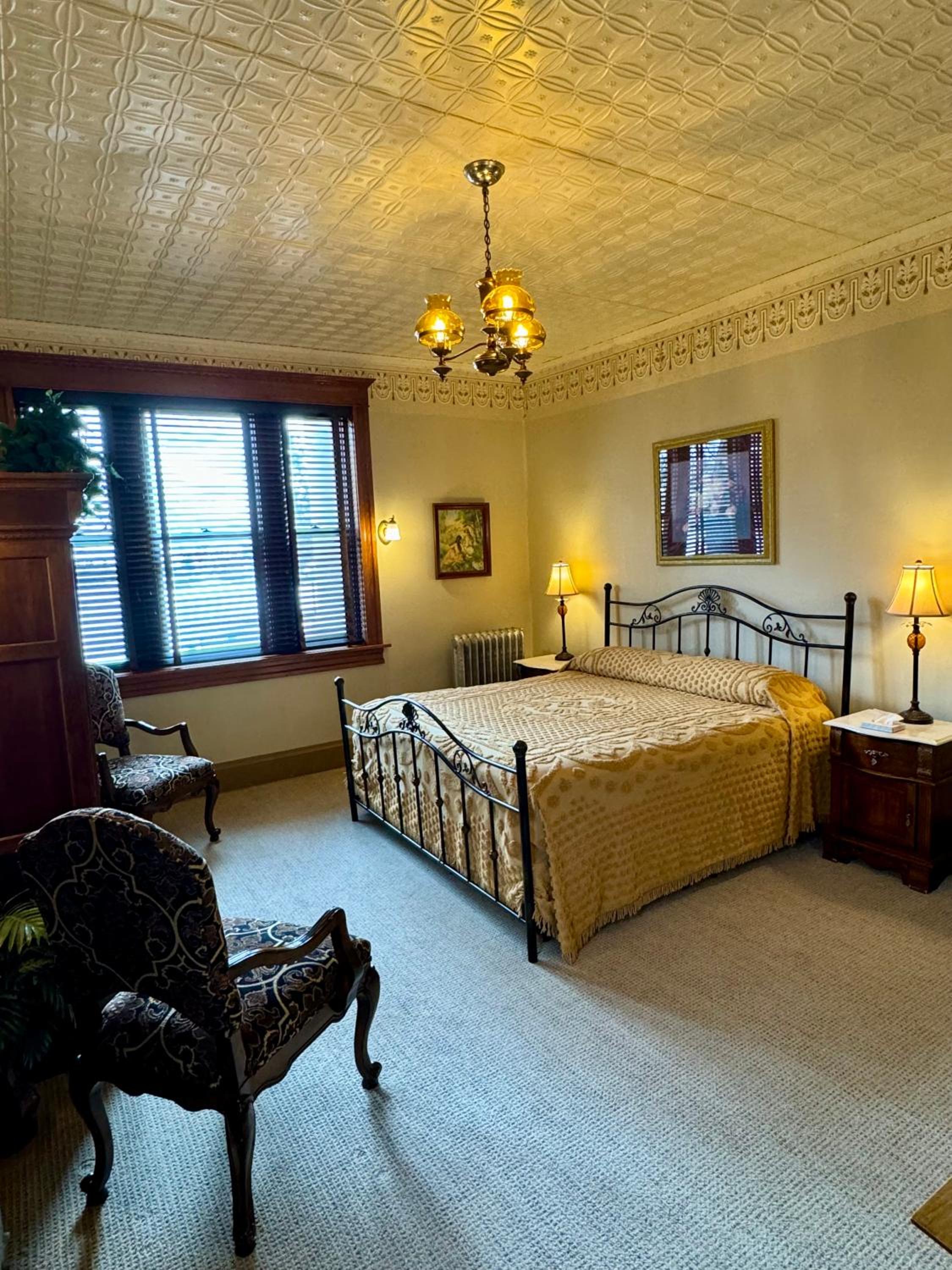 Consulting, 1 King Bed (First Floor) photo 2
