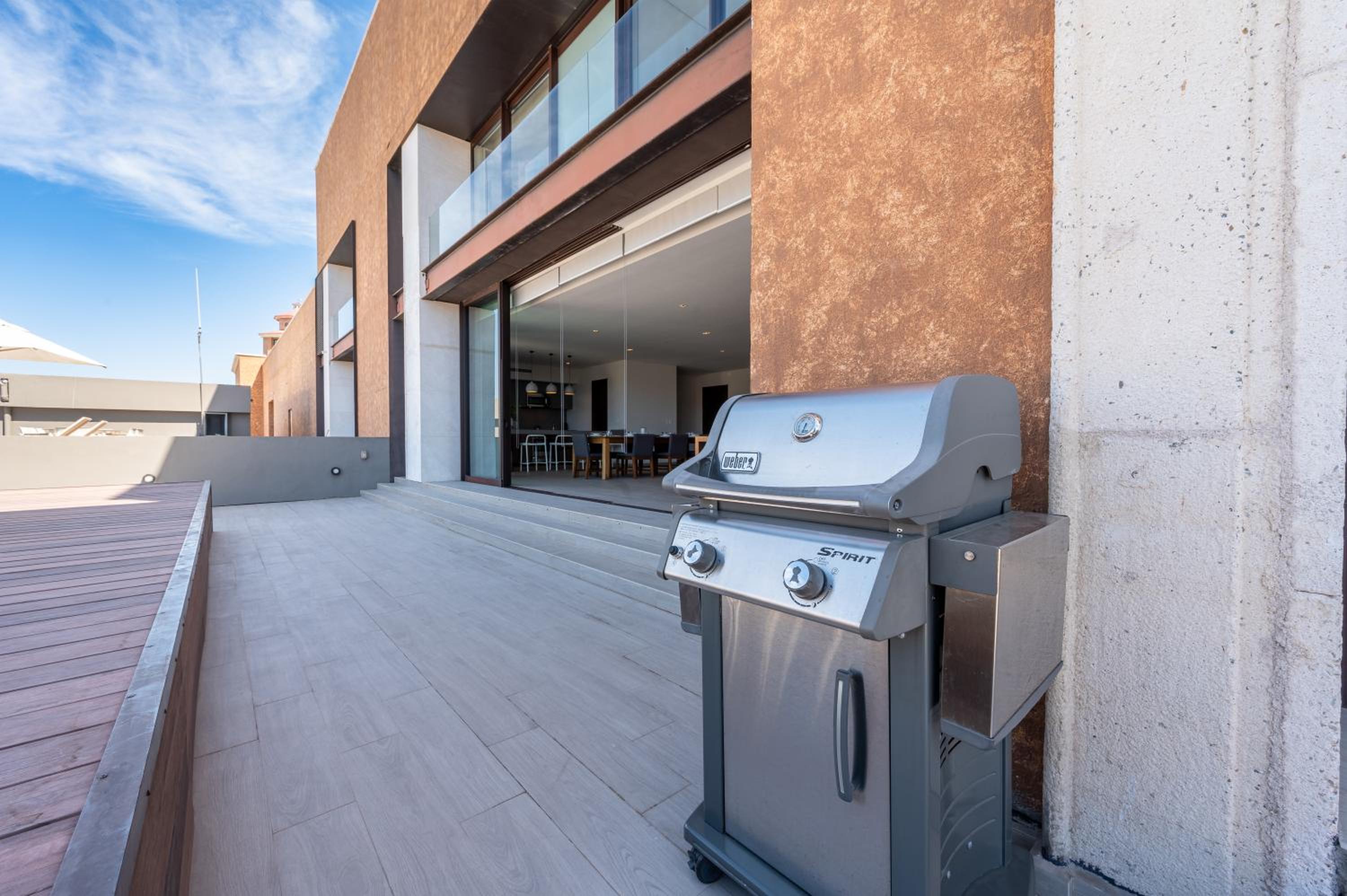 Premium Apartment, 4 Bedrooms, Terrace, Marina Views photo 3