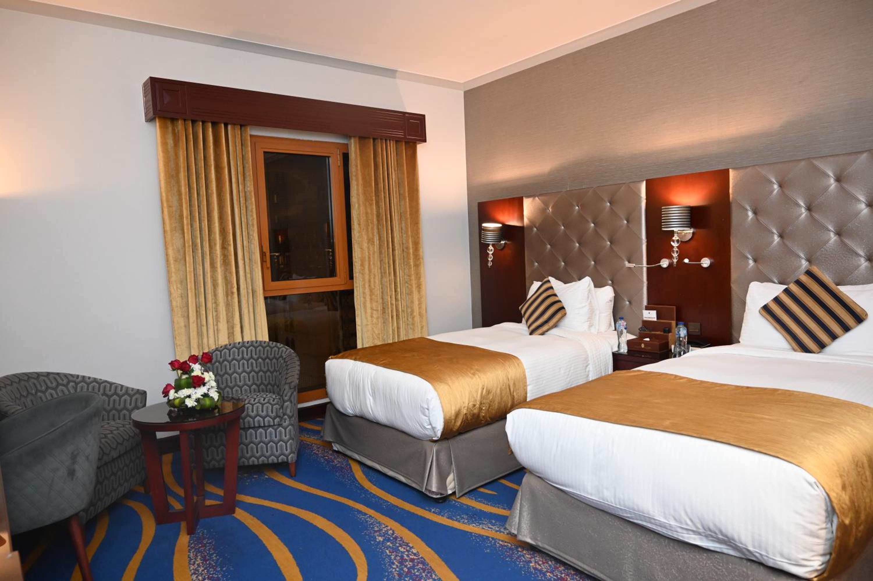 Deluxe Twin Bed Room with city view