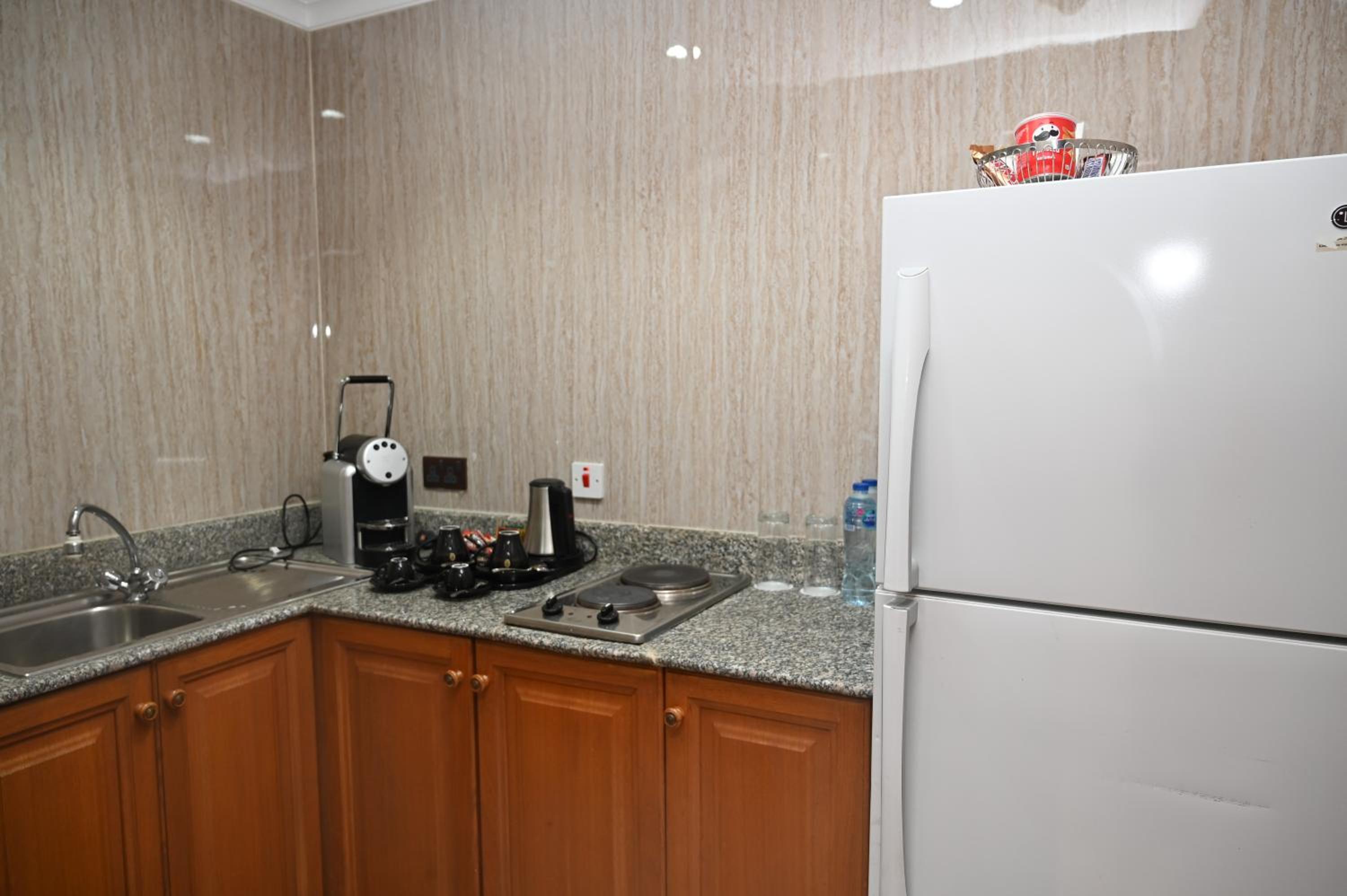 Ameri 2-Bedrooms Suite with City View  - Photo 4