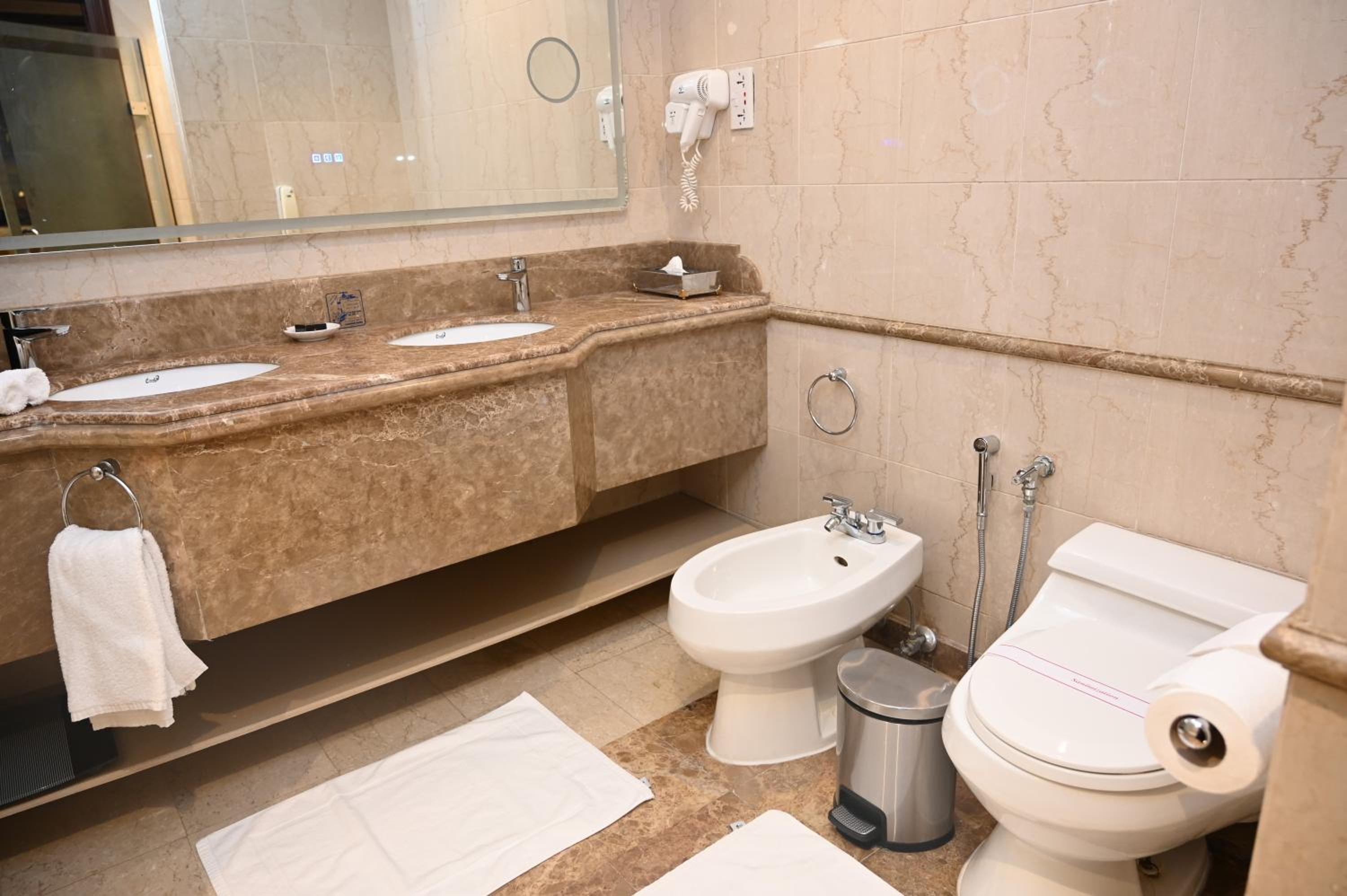 Deluxe 1-Bedroom Suite with Haram View  - Photo 15
