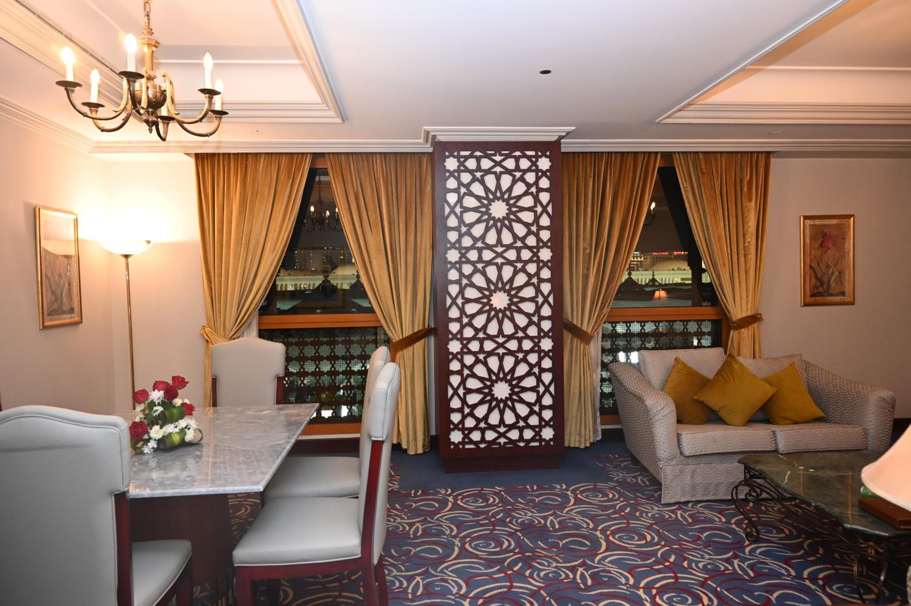 Deluxe 1-Bedroom Suite with Haram View  - Photo 9