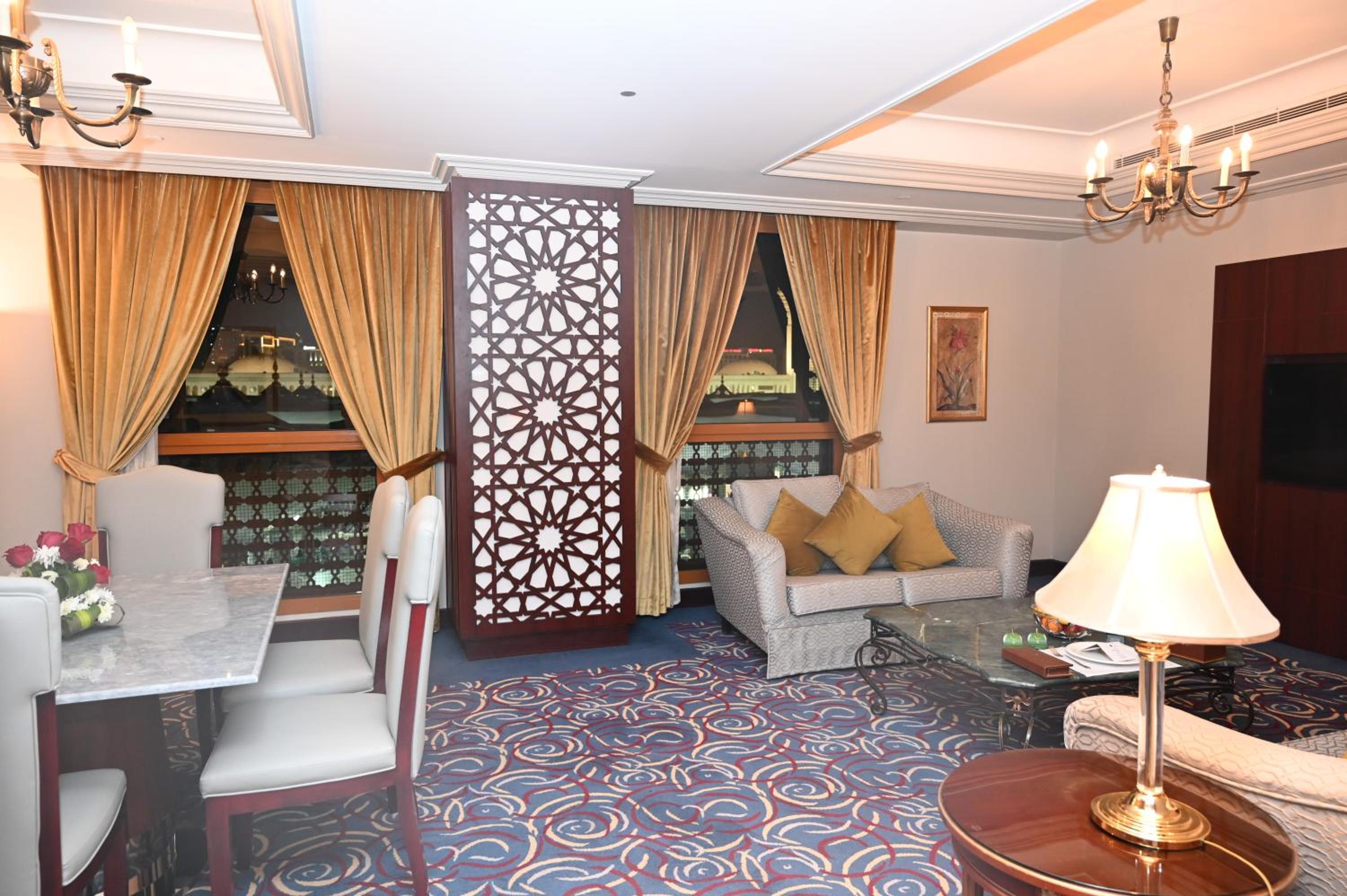Deluxe 1-Bedroom Suite with Haram View  - Photo 12