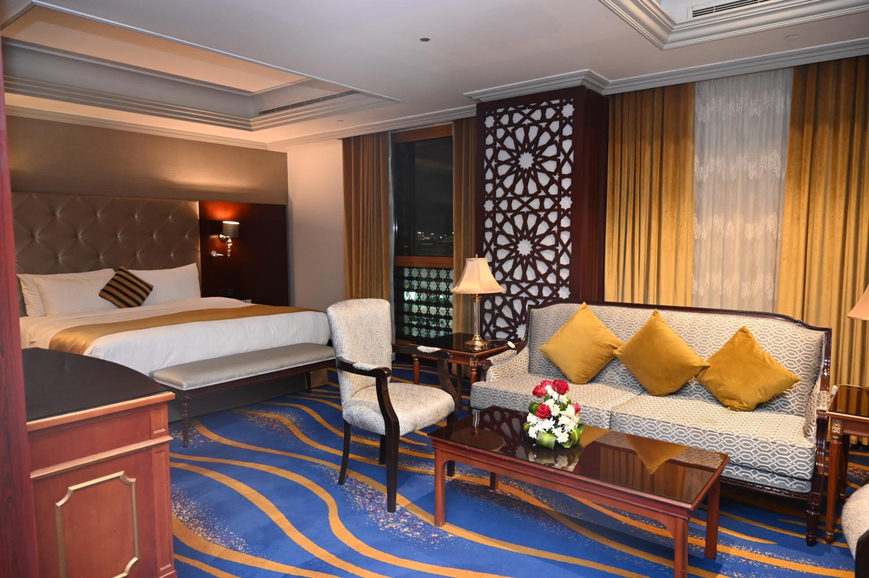Deluxe 1-Bedroom Suite with Haram View  - Photo 13
