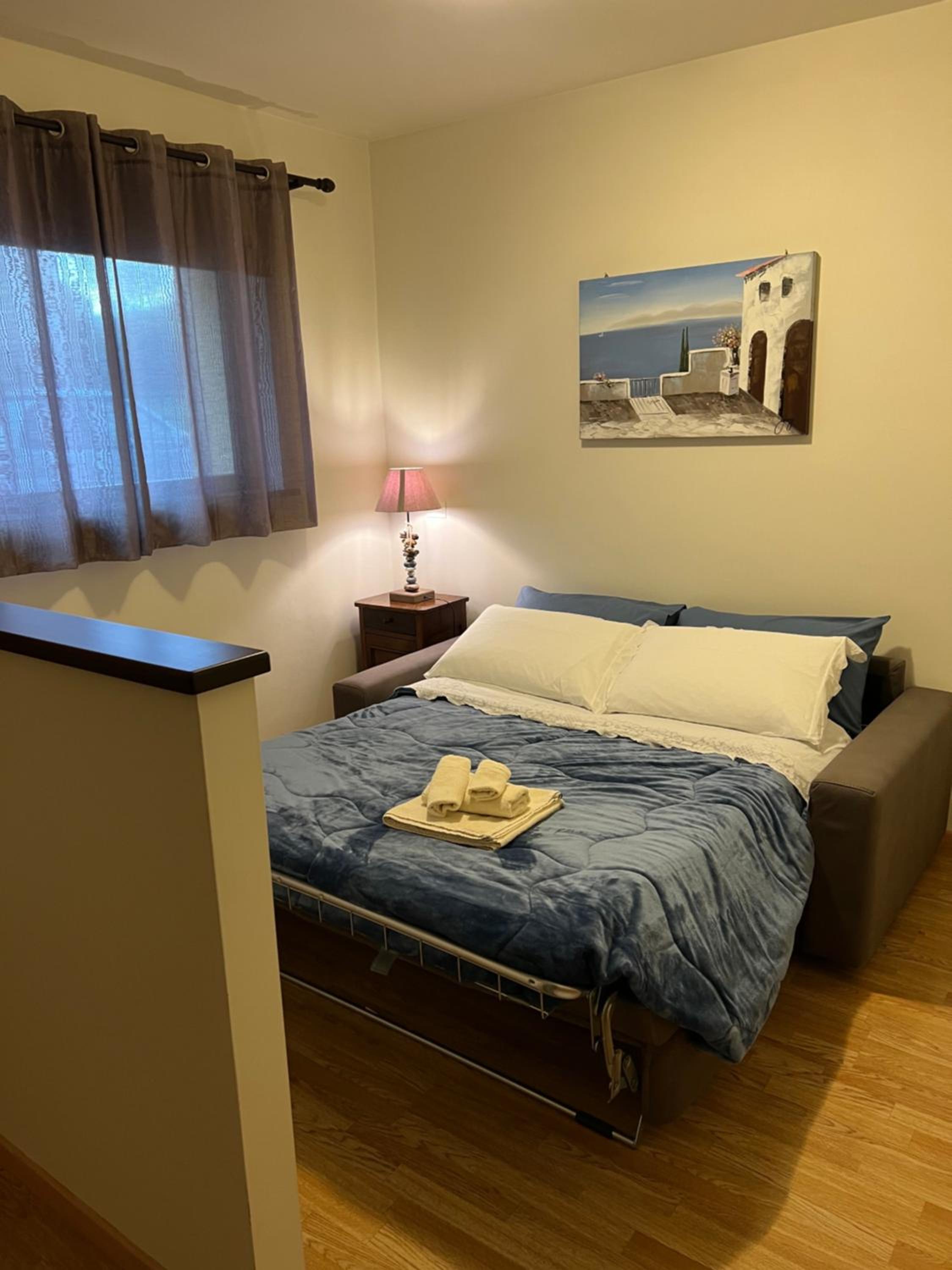 One-Bedroom Apartment photo 1